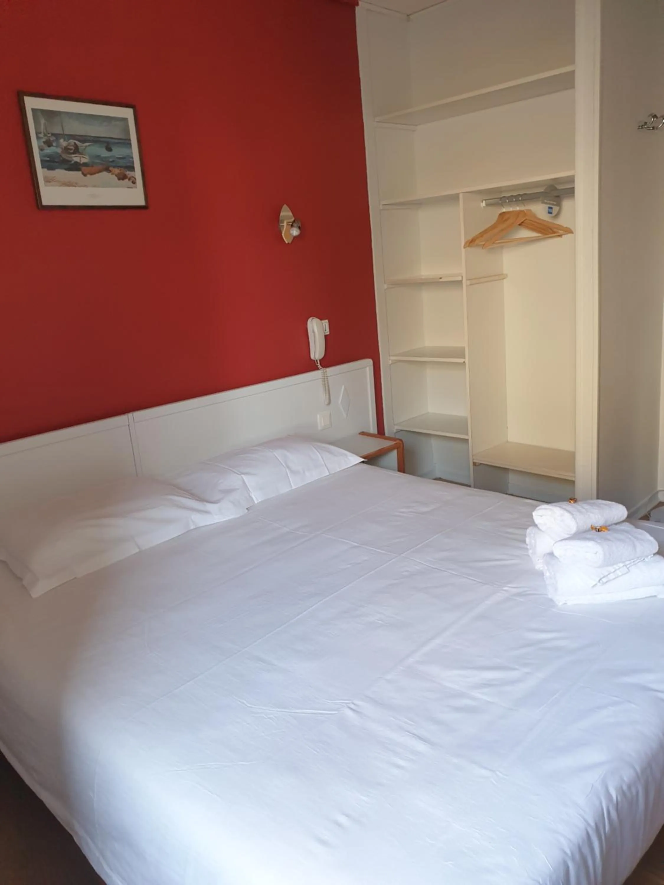 Bed in Hôtel Hermance