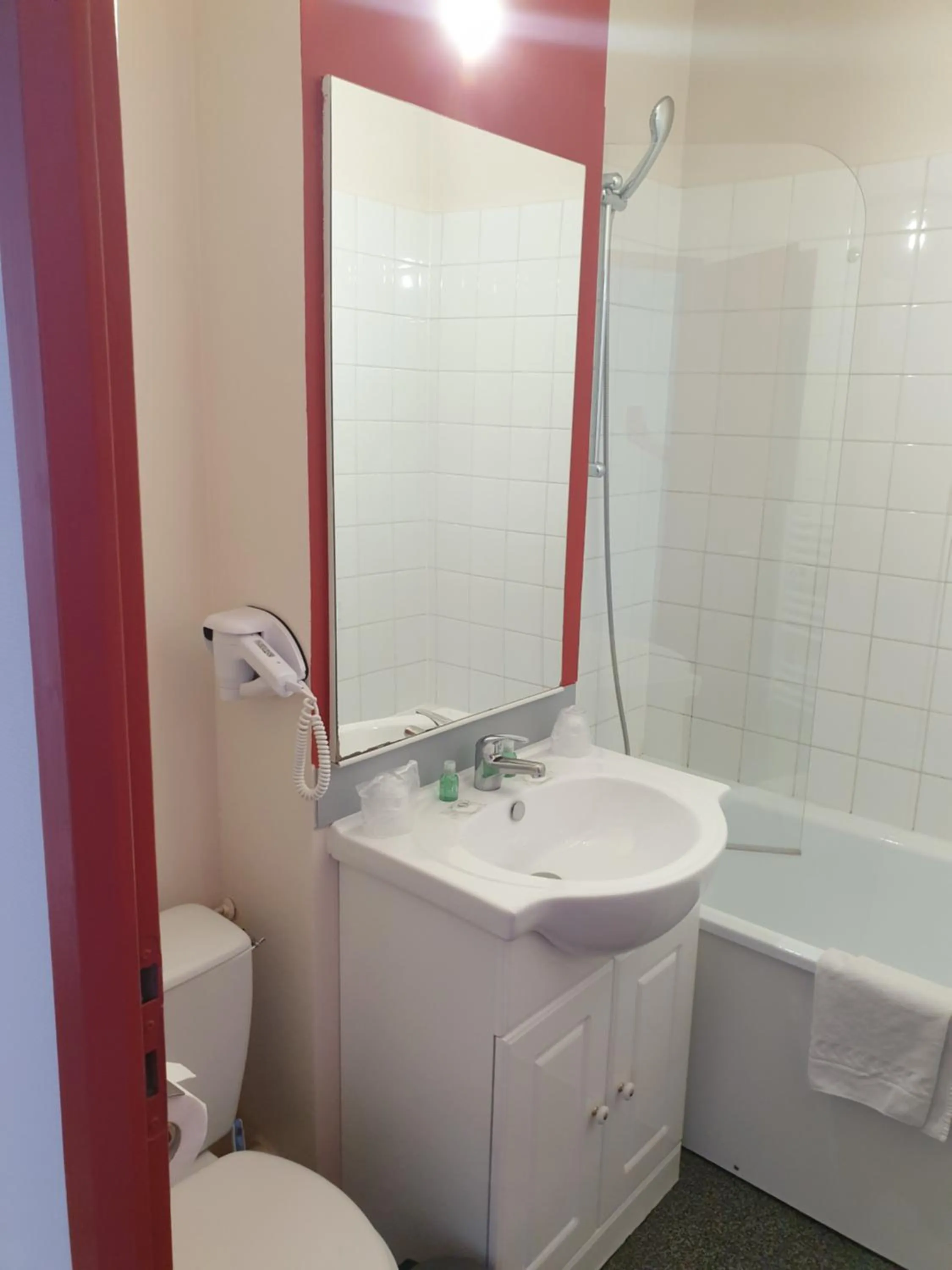 Bathroom in Hôtel Hermance