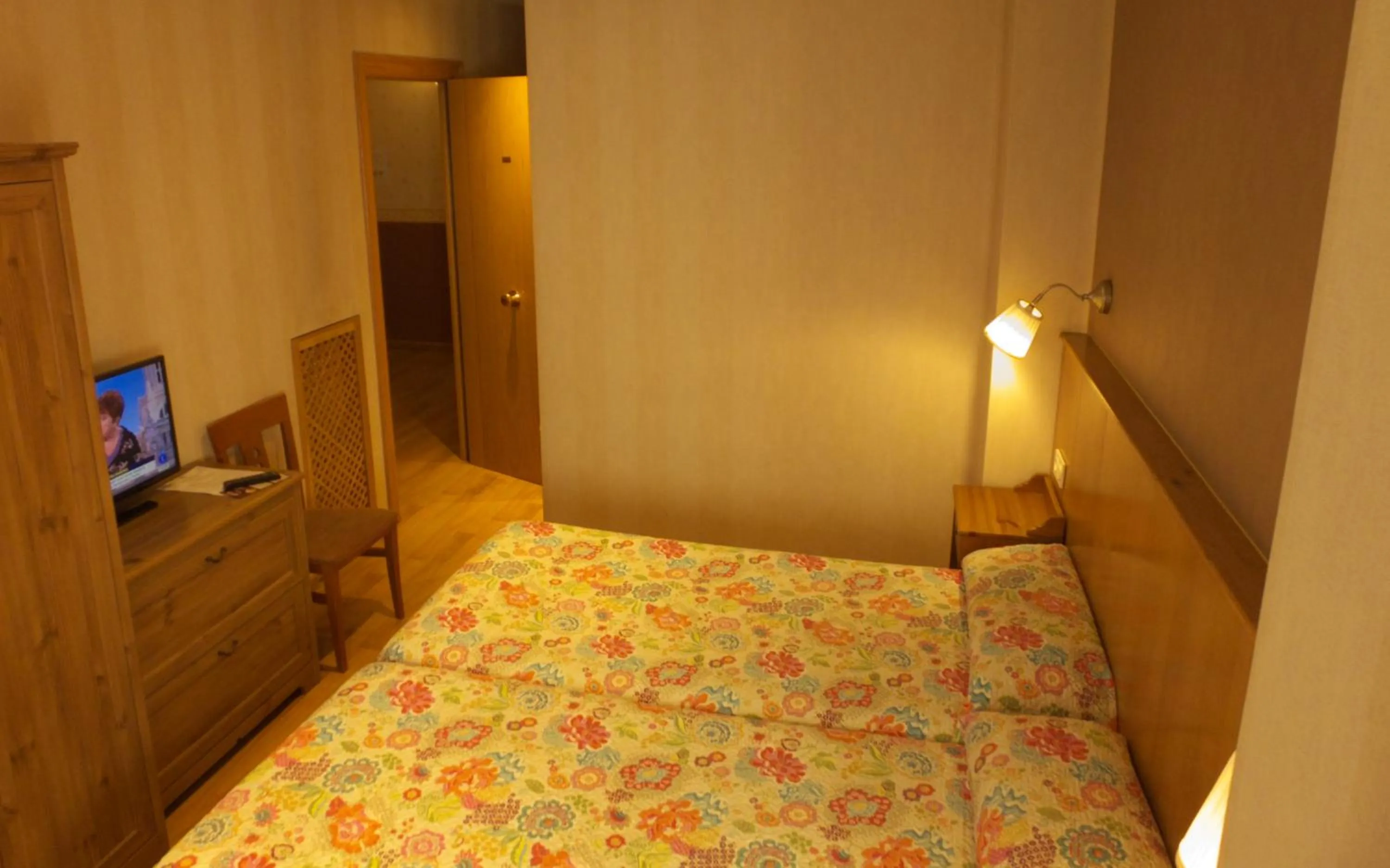 Double or Twin Room with Shared Bathroom in Hostal Orejas