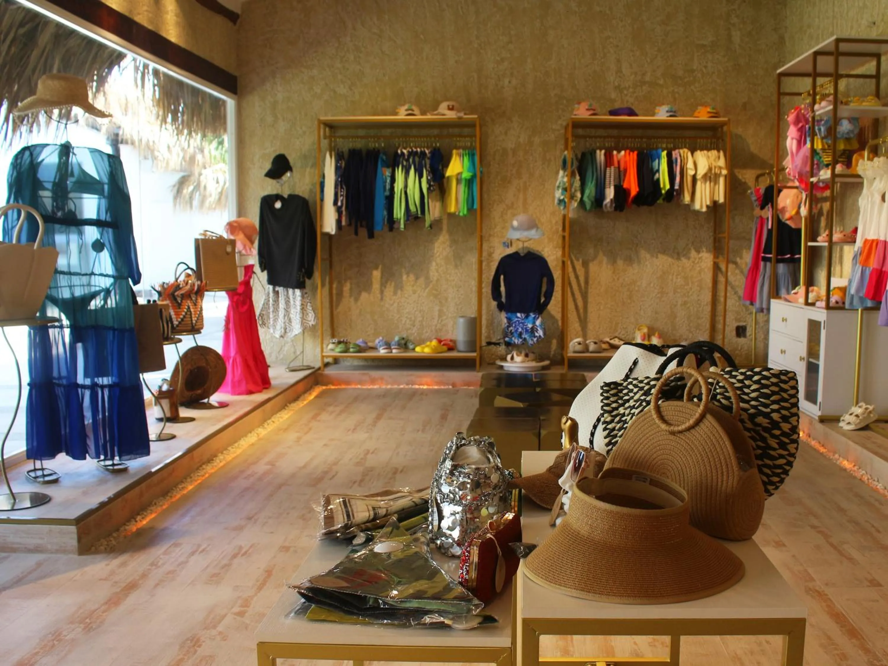 On-site shops in Sunsol Isla Caribe