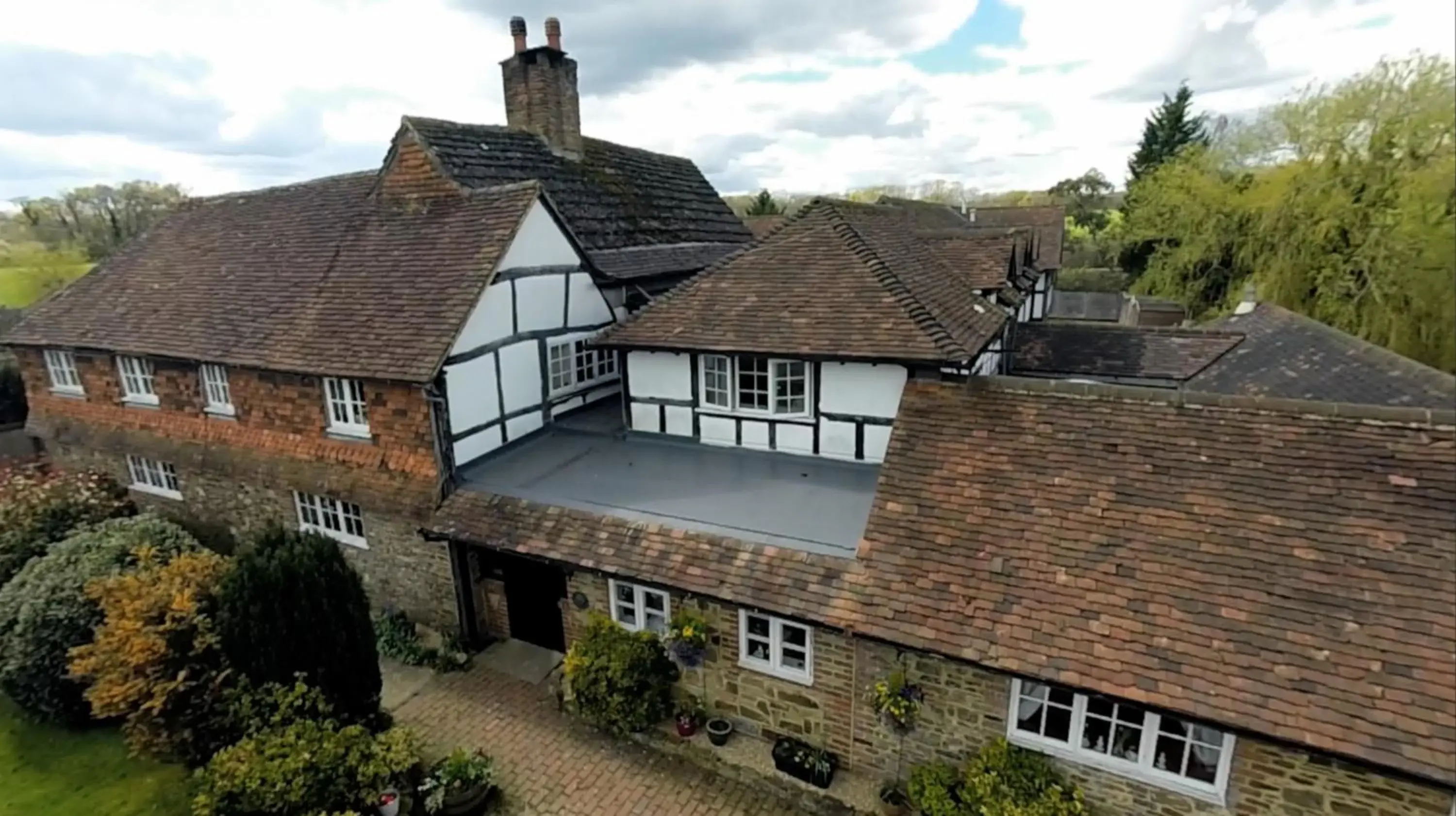 Random Hall Random Hall