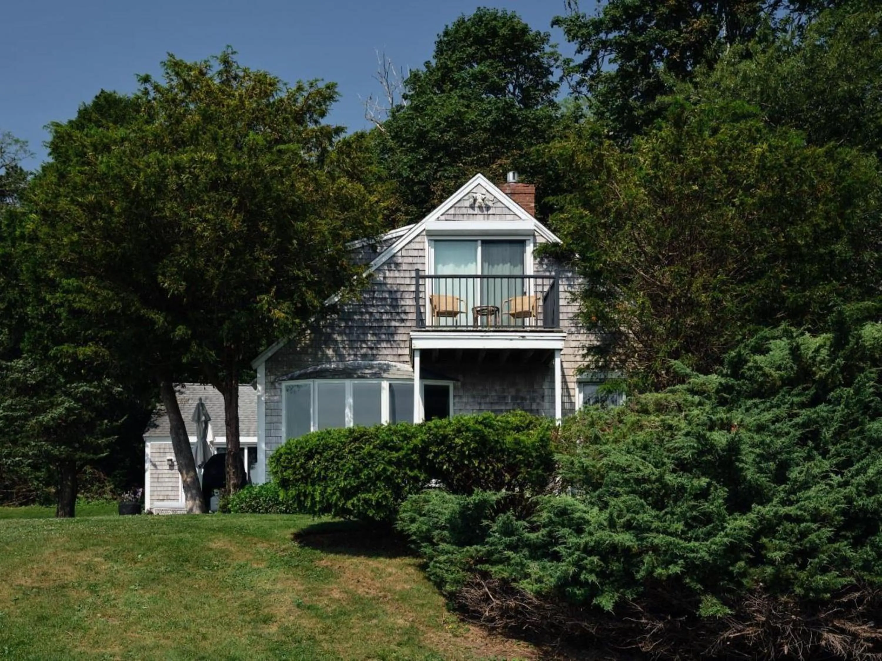 Property building in Wequassett Resort and Golf Club