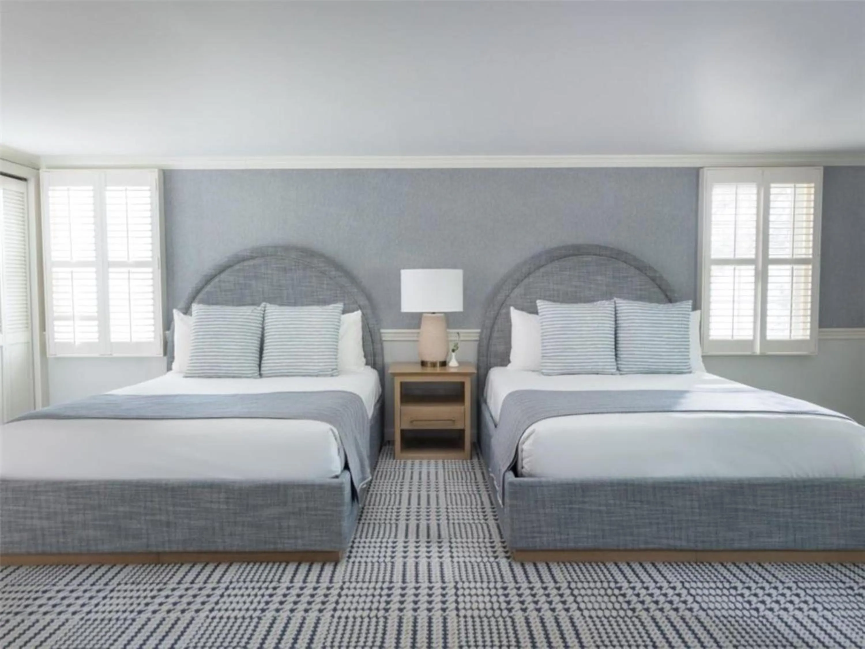 Bed in Wequassett Resort and Golf Club