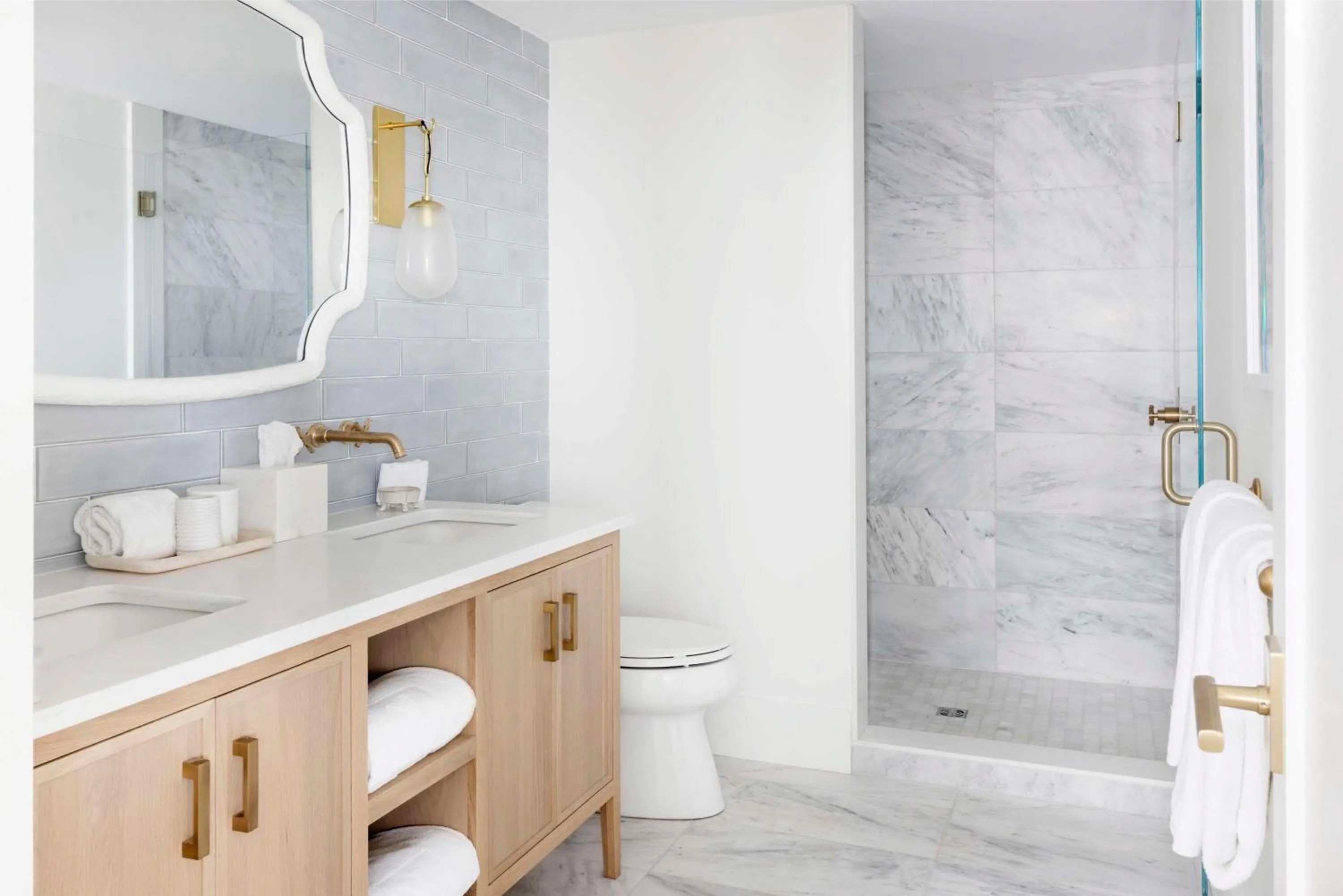 Shower in Wequassett Resort and Golf Club