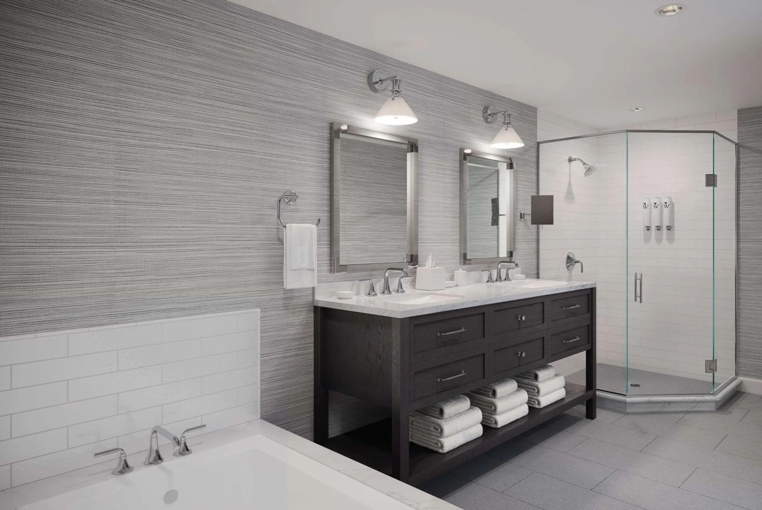 Shower in Wequassett Resort and Golf Club