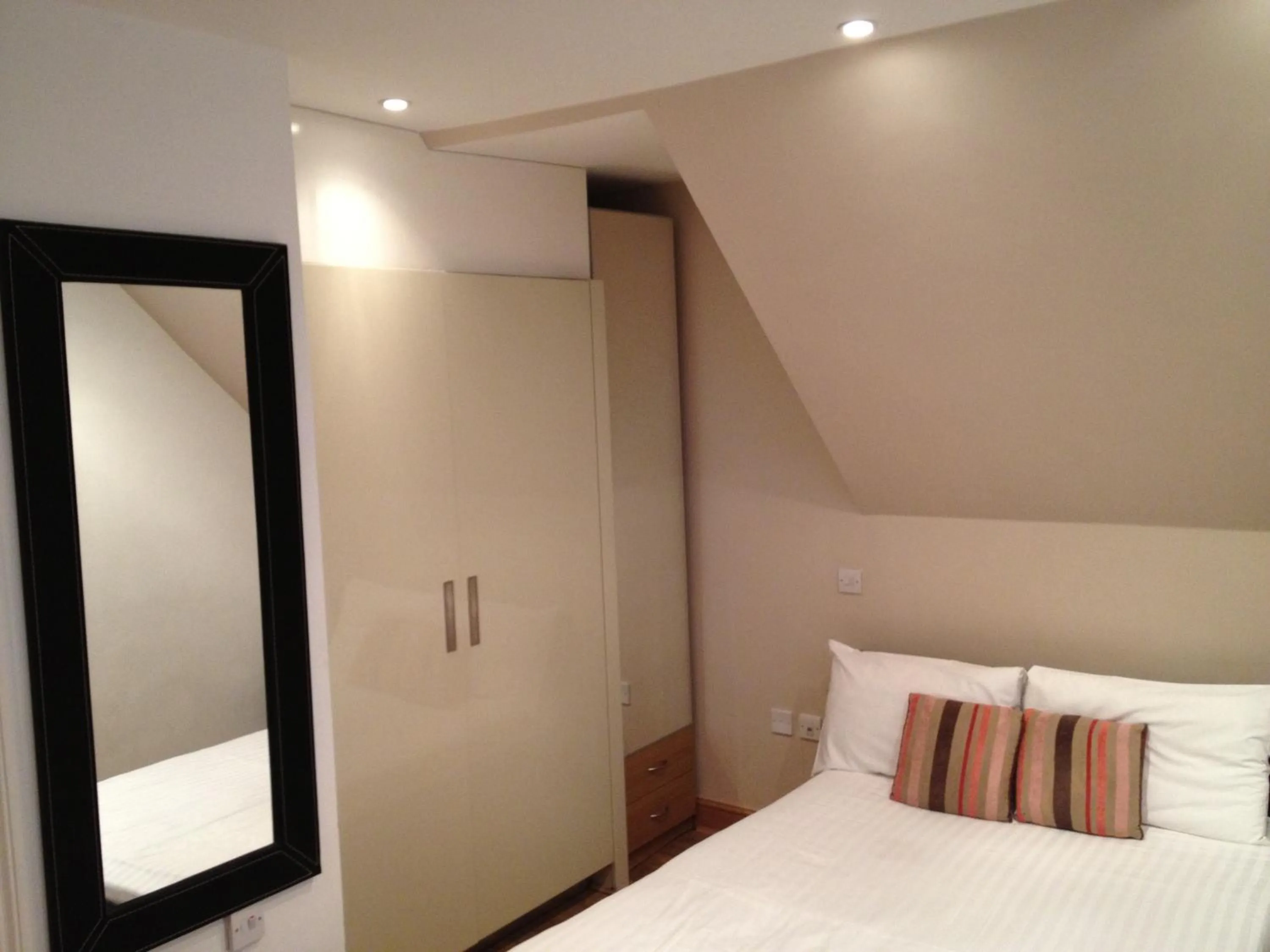 Bedroom in NOX West End Lane I