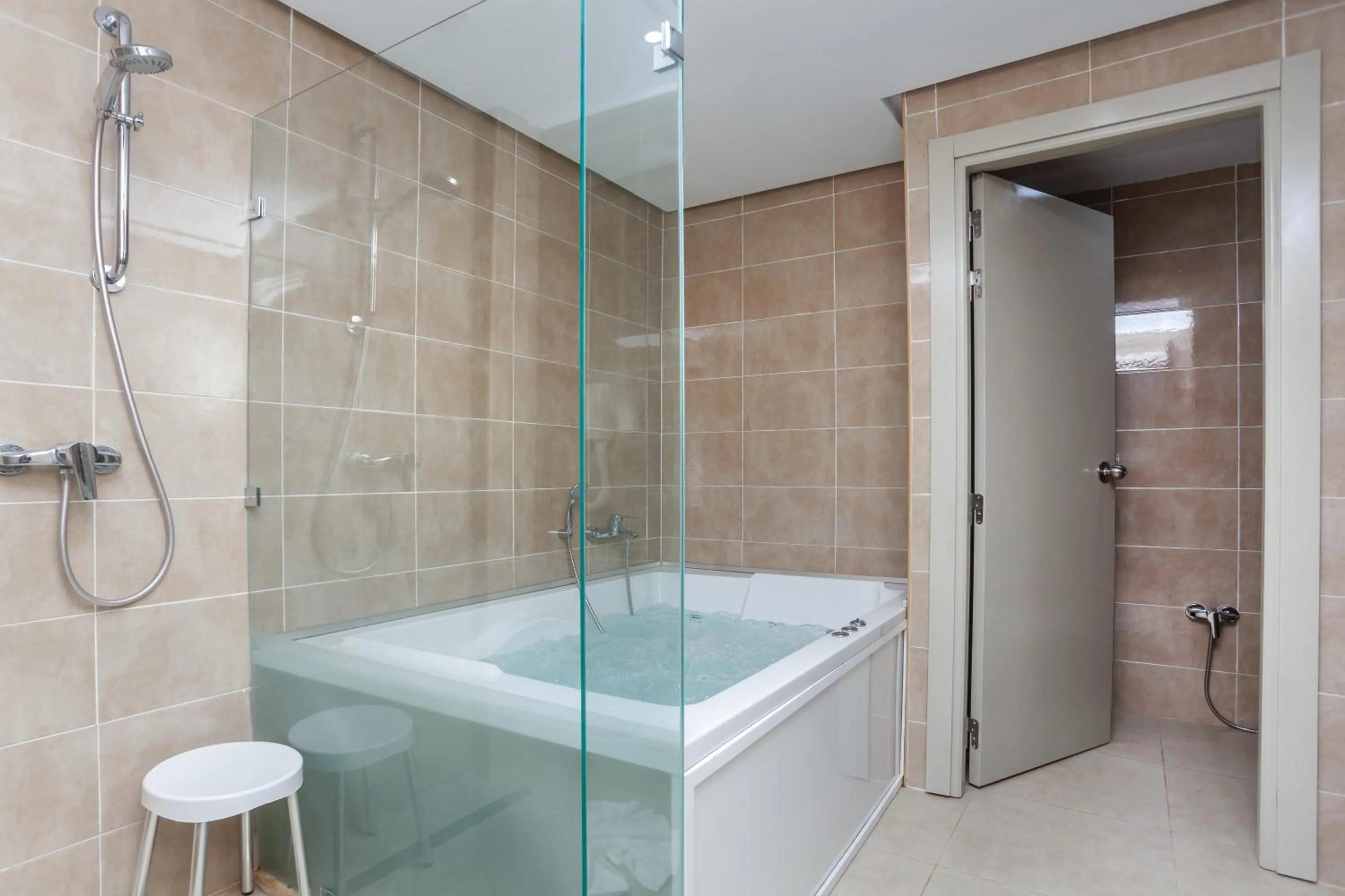 Bathroom in Hotel Nour Congress & Resort