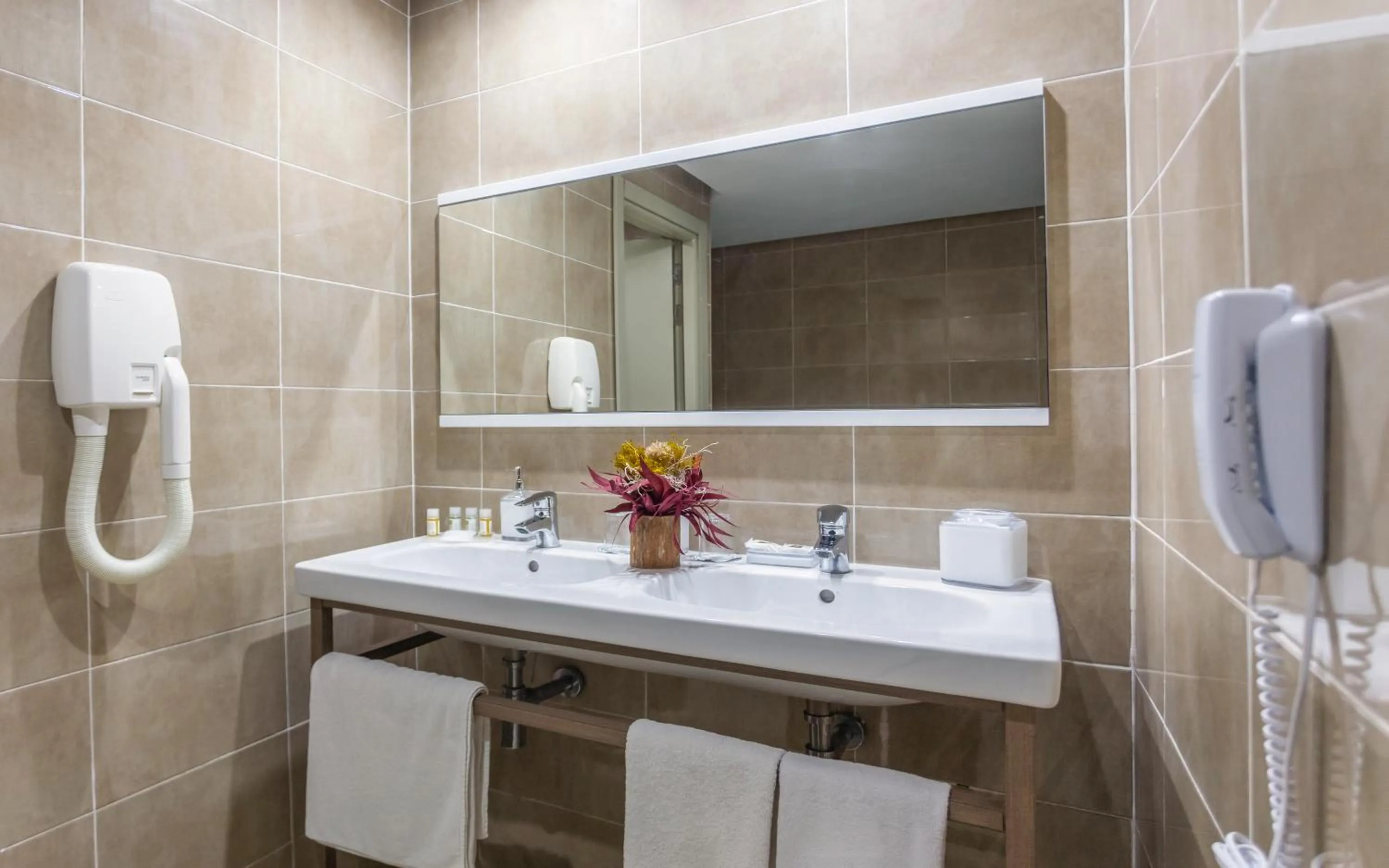 Bathroom in Hotel Nour Congress & Resort