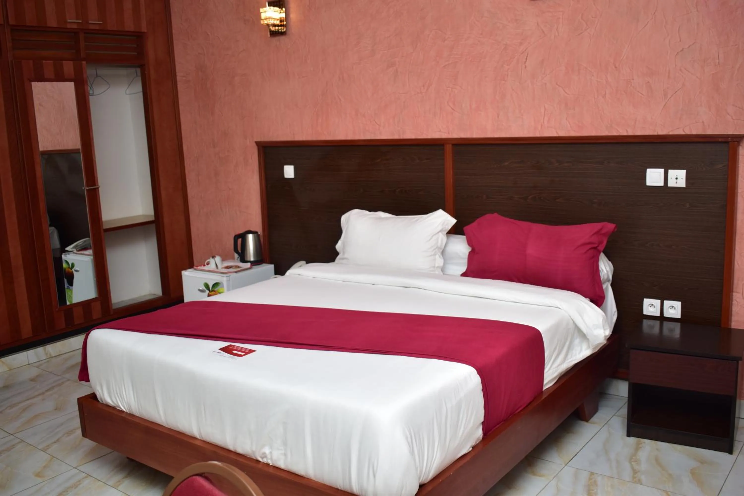 Bed in Safyad Hotel
