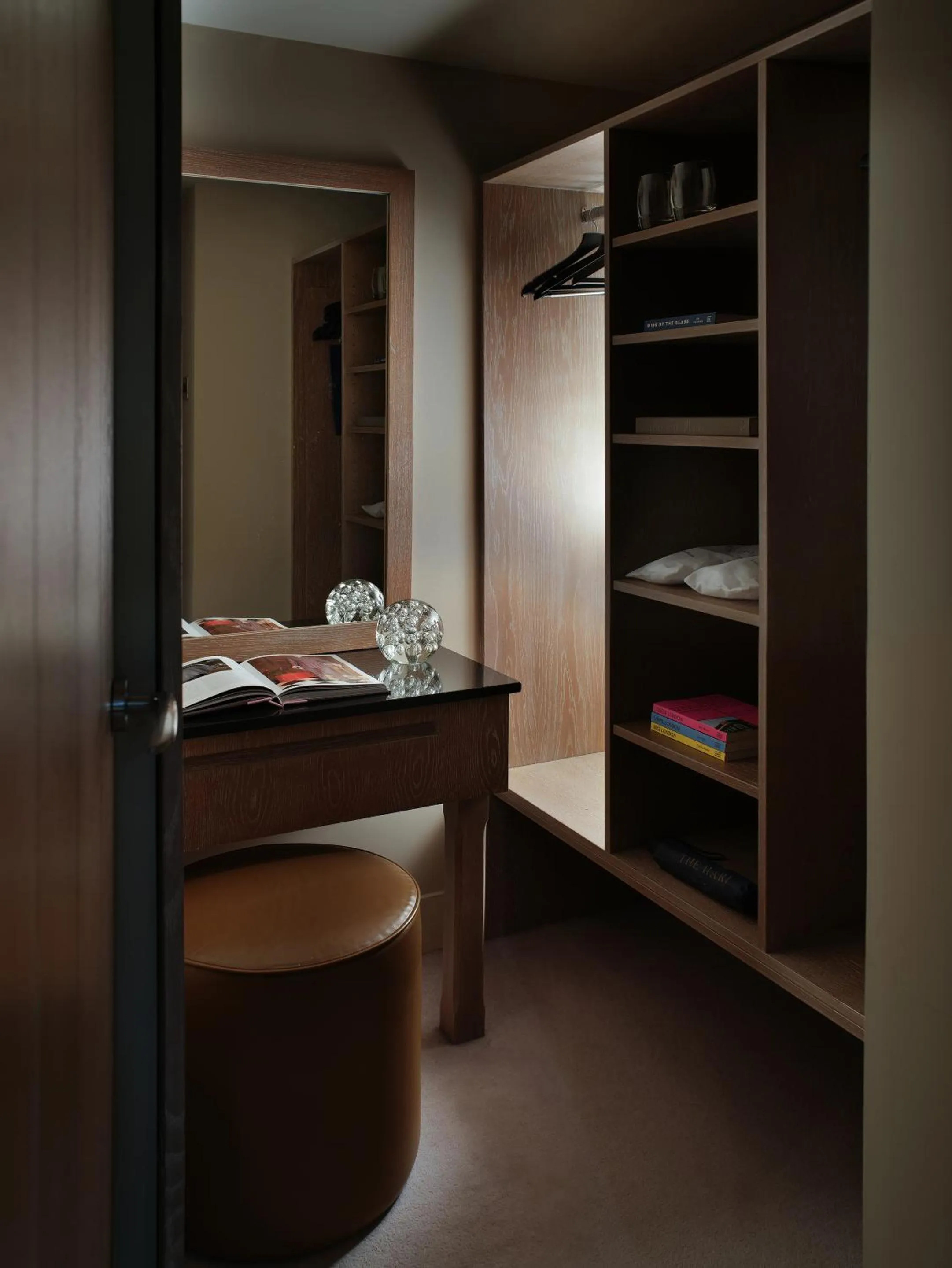 hair dresser in The Hari London