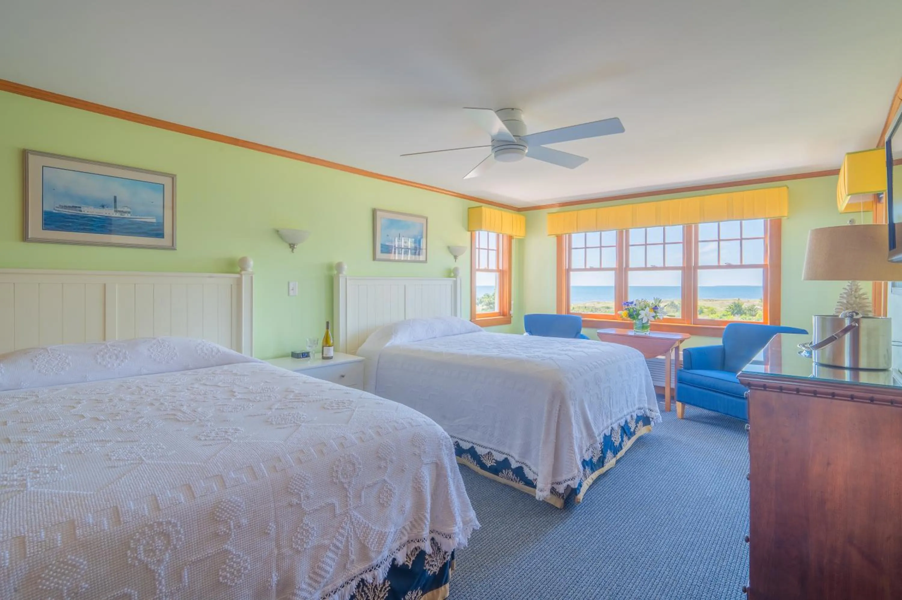 Bed in Winstead Beach Resort