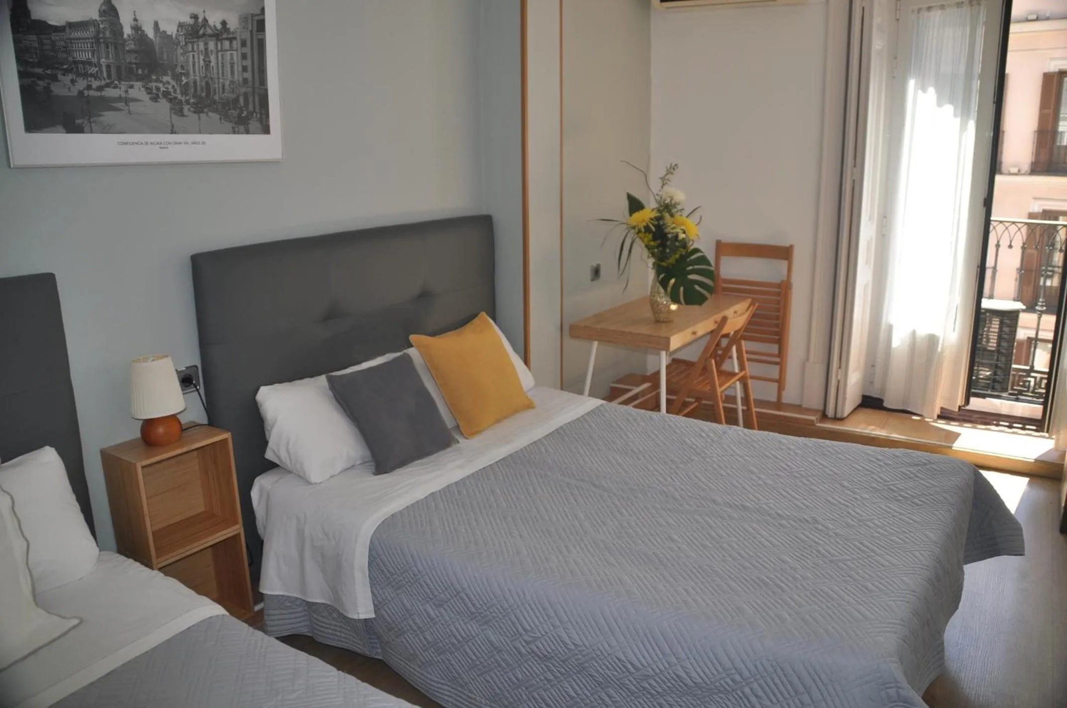 Photo of the whole room, Bed in Hostal Patria Madrid