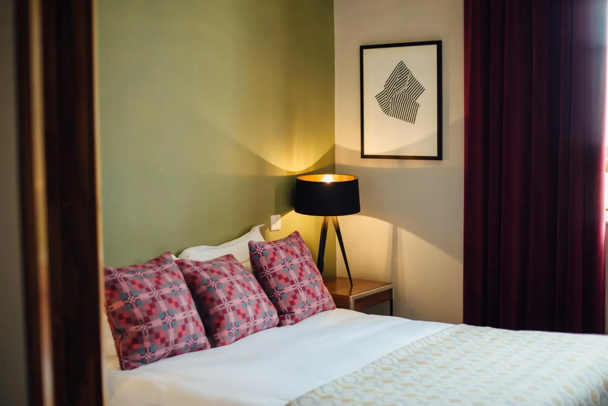 Bed in Kings Arms Hotel Bed in Kings Arms Hotel