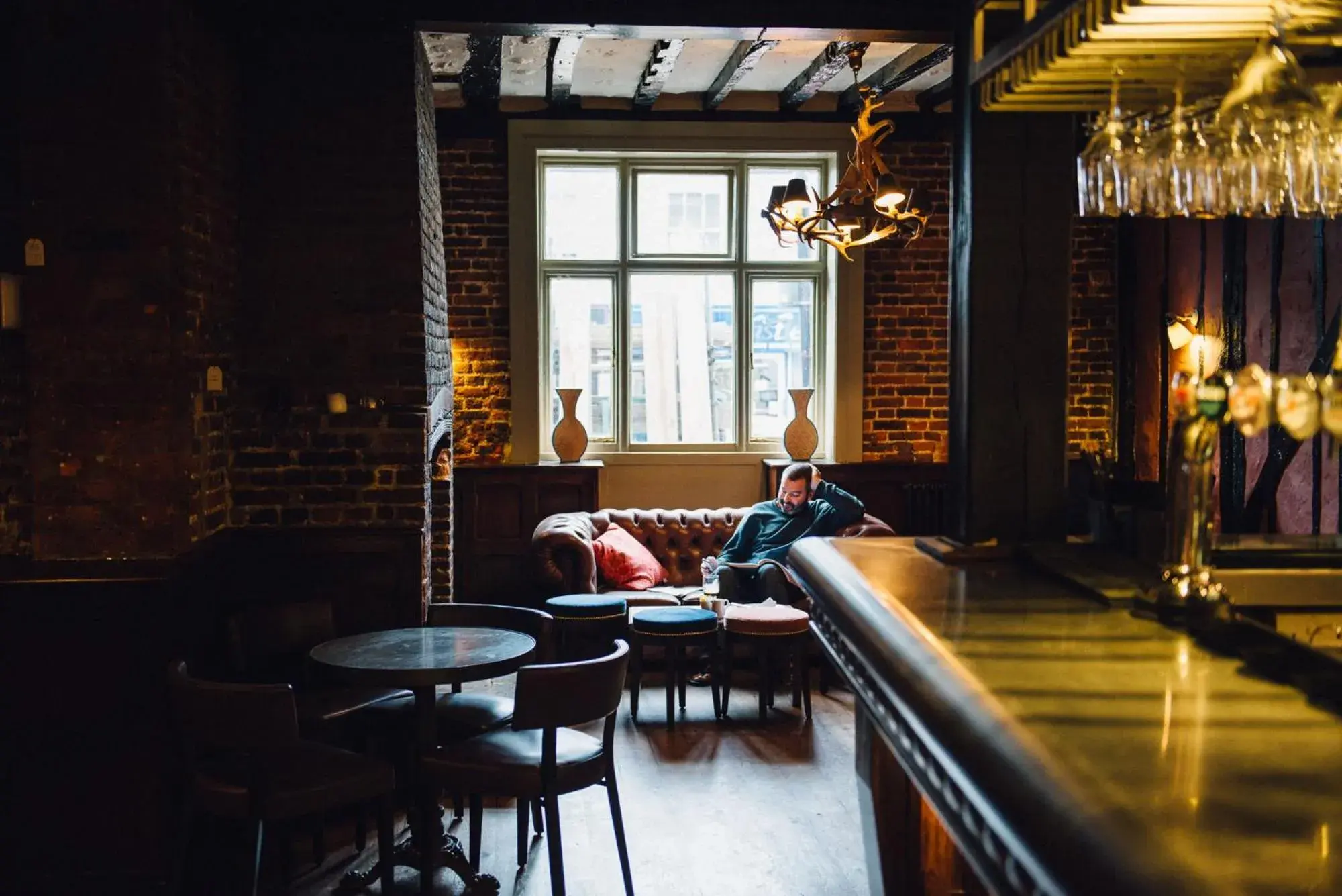 Lounge or bar in Kings Arms Hotel Lounge or bar in Kings Arms Hotel