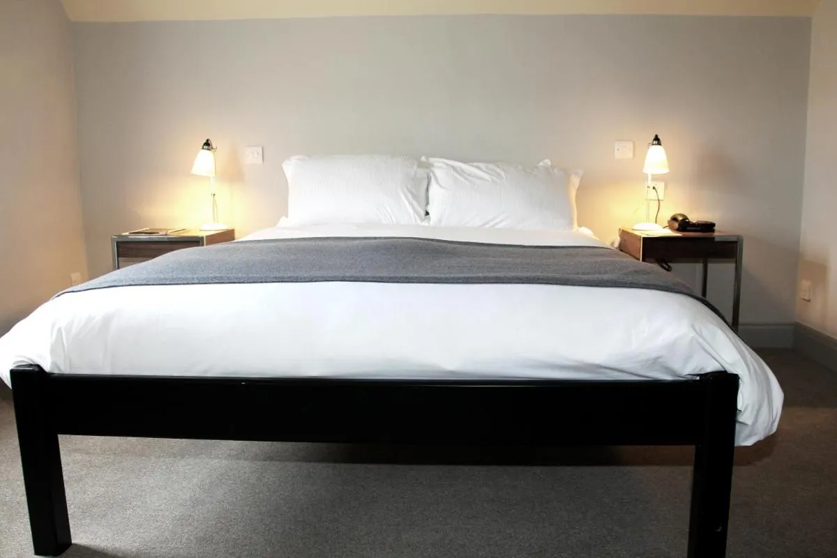 Bed in Kings Arms Hotel