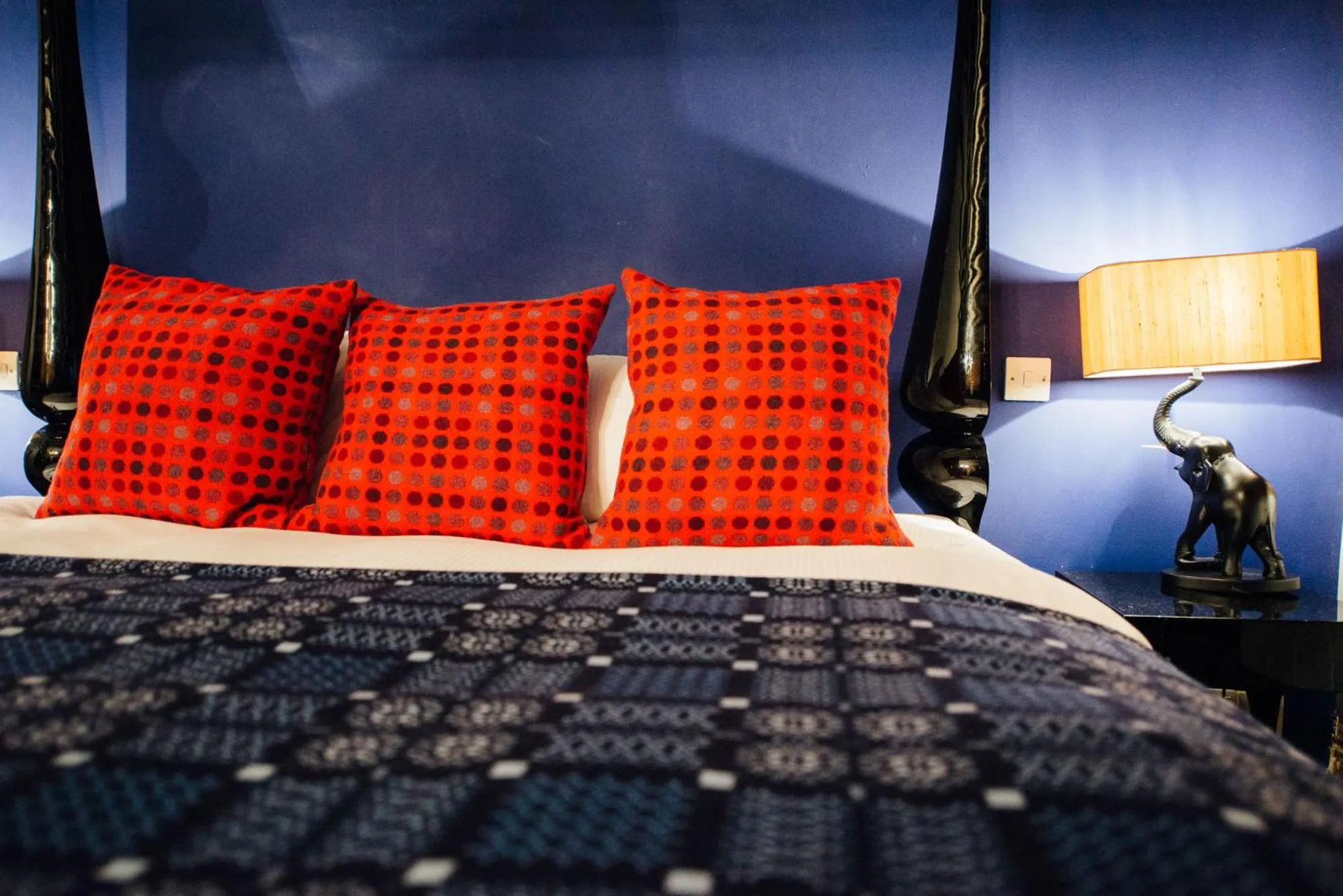 Bed in Kings Arms Hotel