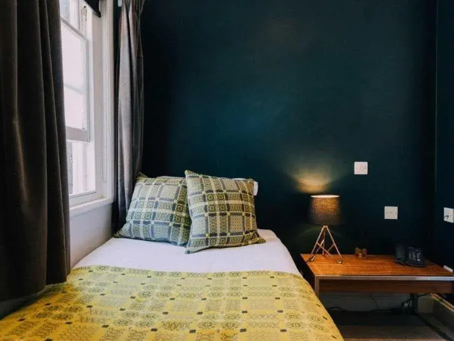 Bed in Kings Arms Hotel Bed in Kings Arms Hotel