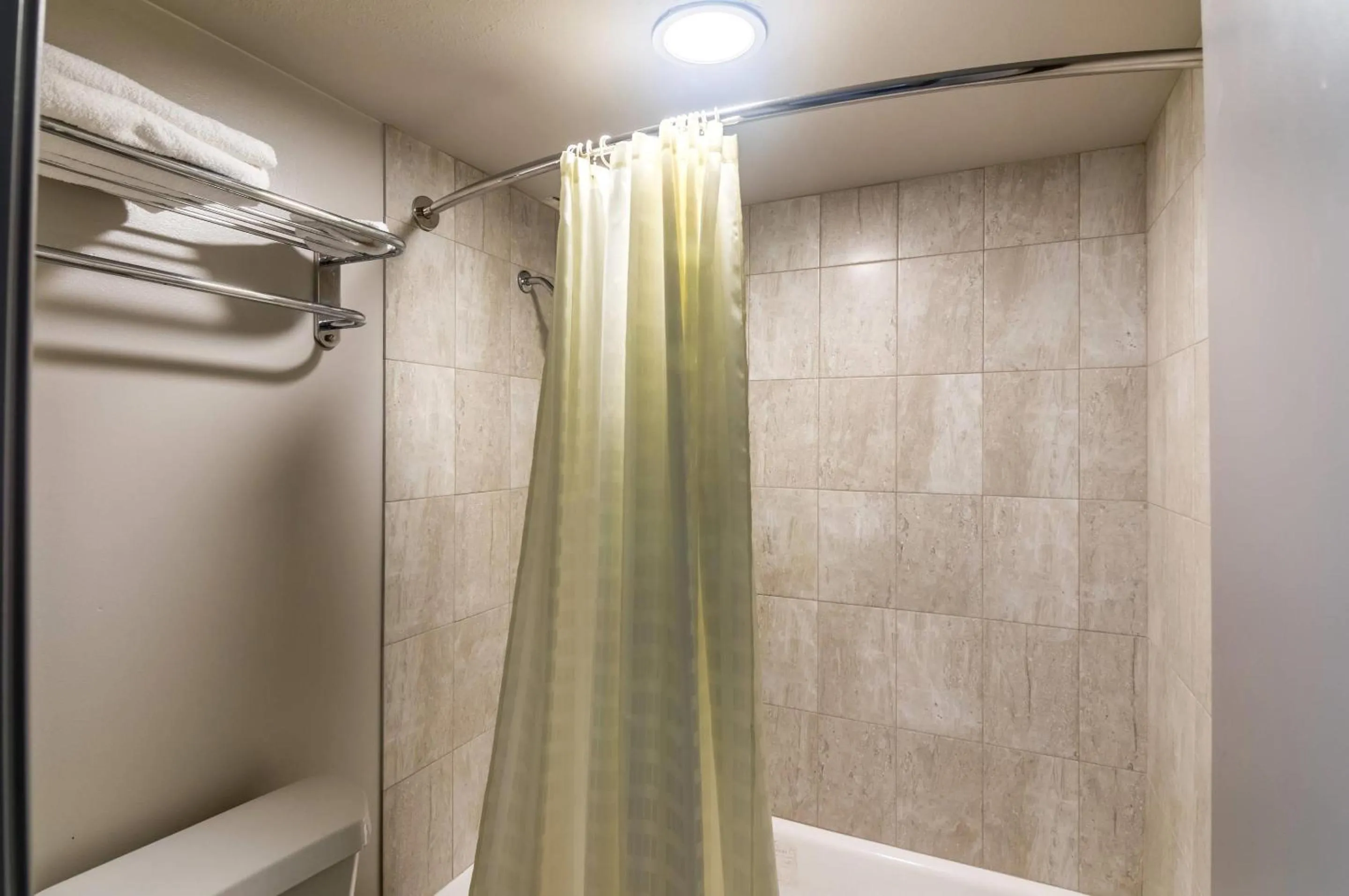 Bedroom in Rodeway Inn