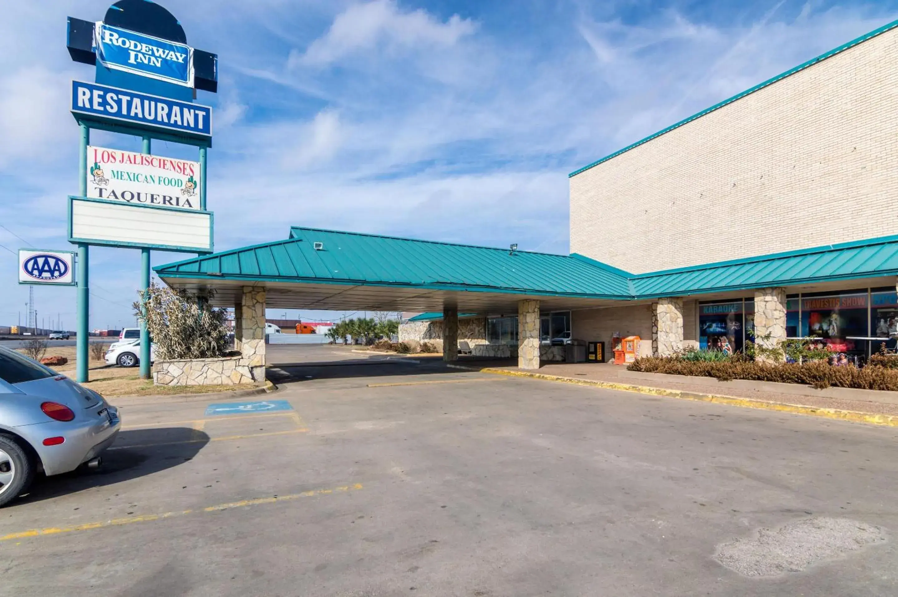 Property building in Rodeway Inn Property building in Rodeway Inn