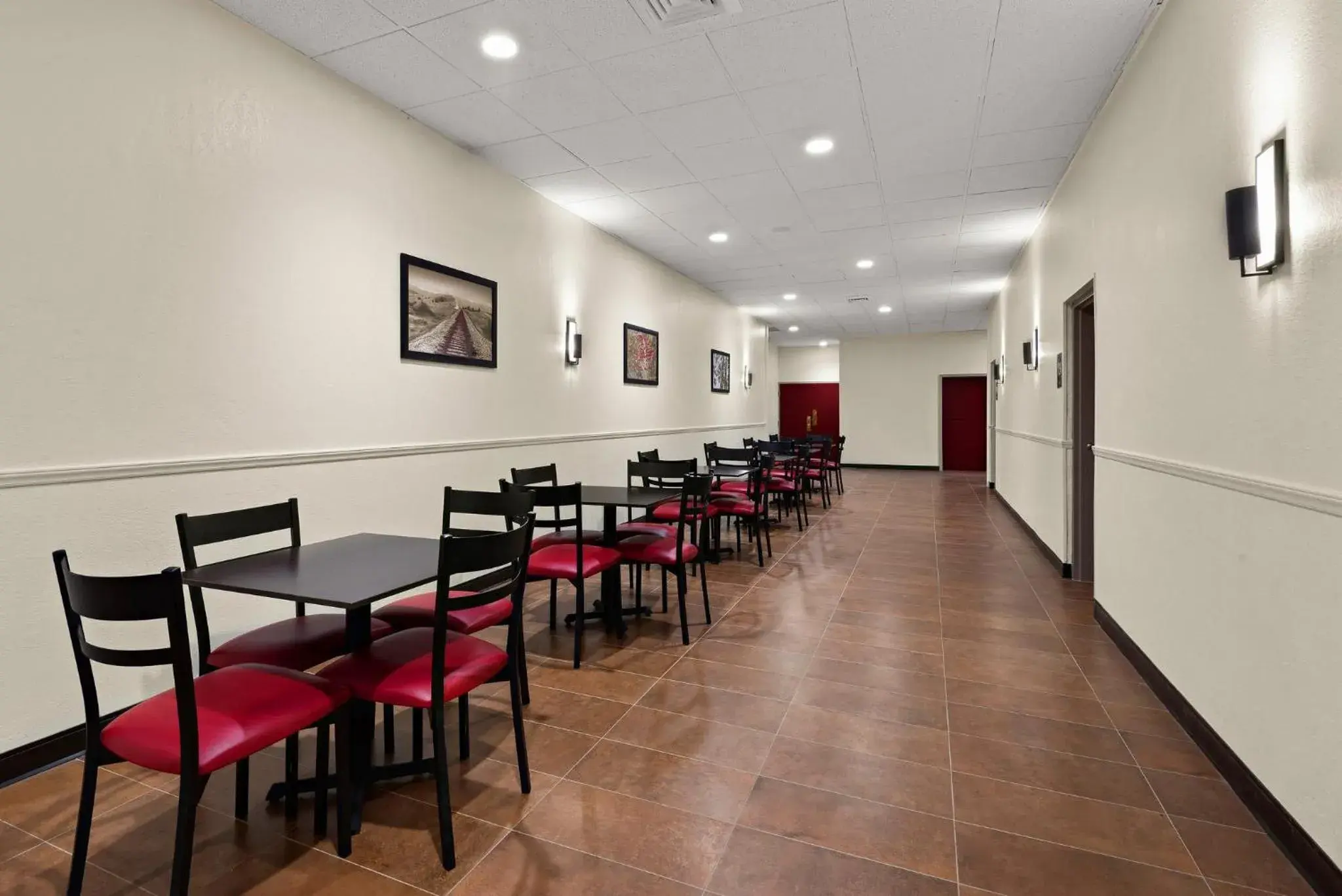 Breakfast in Red Roof Inn Norwich Breakfast in Red Roof Inn Norwich