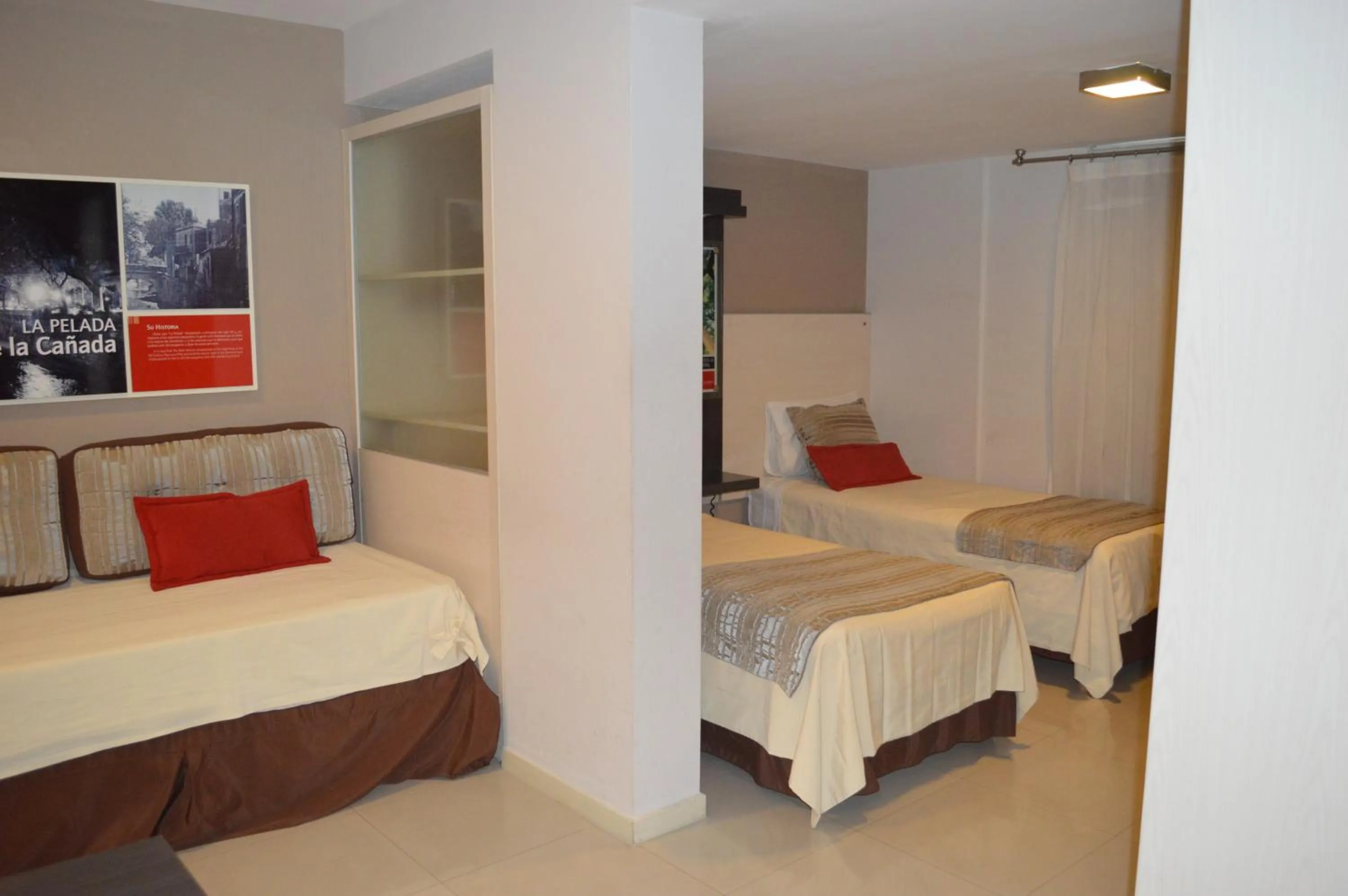 Photo of the whole room, Bed in Sol de Piedra Apart, Suites & Spa