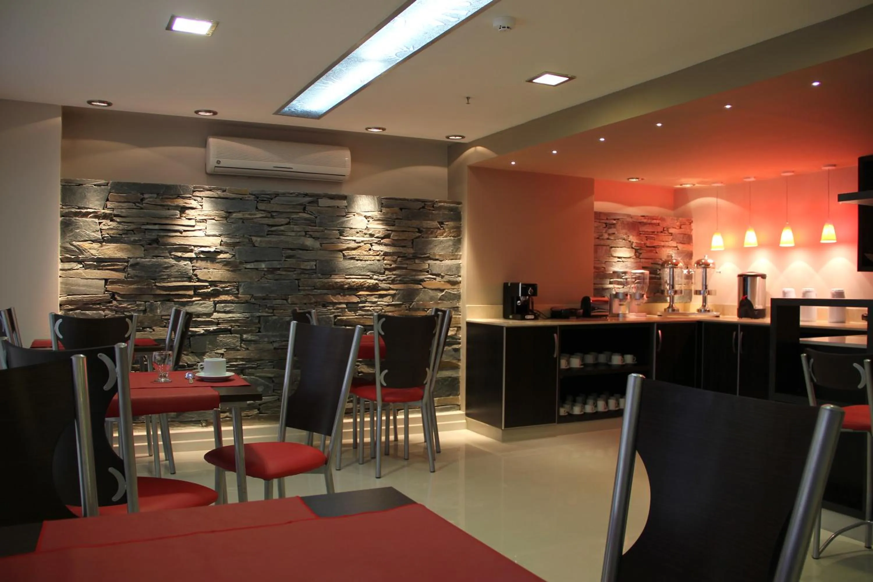 Restaurant/places to eat in Sol de Piedra Apart, Suites & Spa