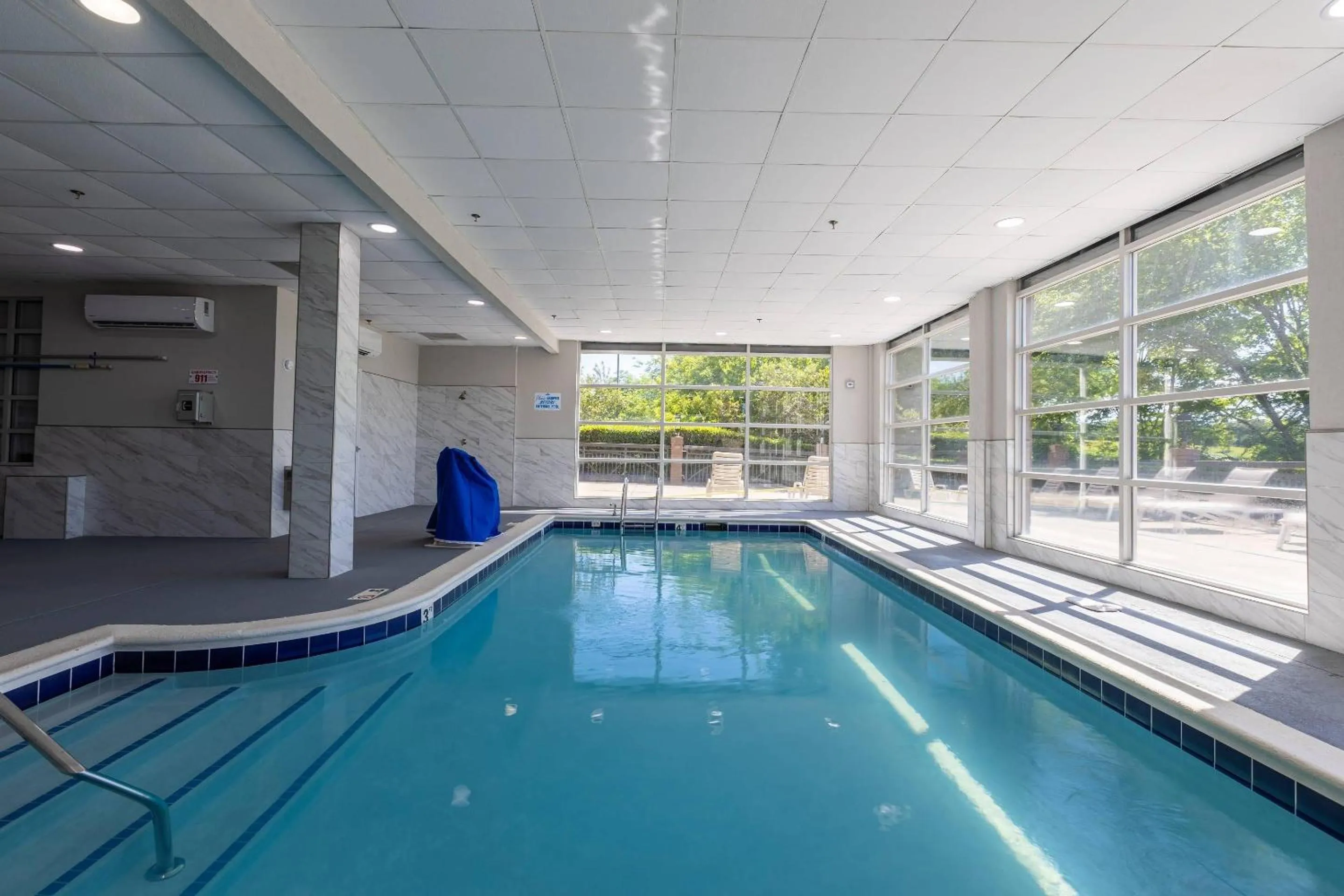 Swimming pool in Country Inn & Suites by Radisson, Lake Norman Huntersville, NC