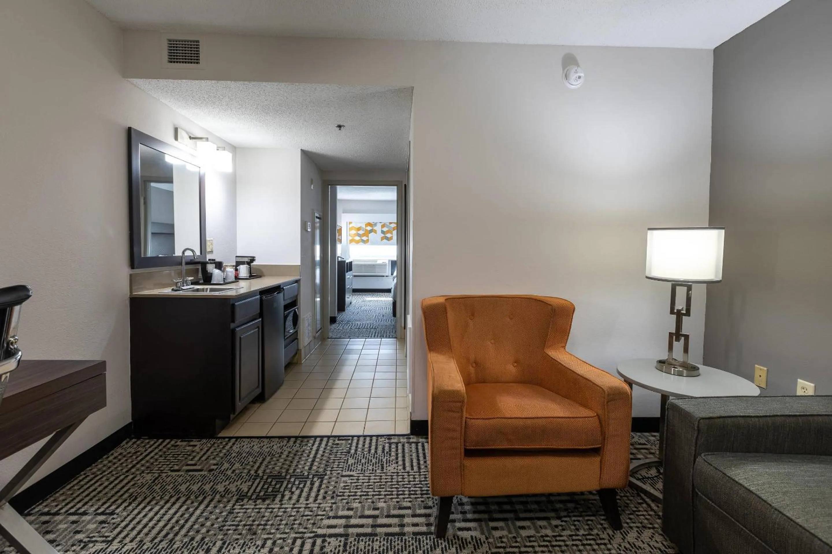 Bedroom in Country Inn & Suites by Radisson, Lake Norman Huntersville, NC