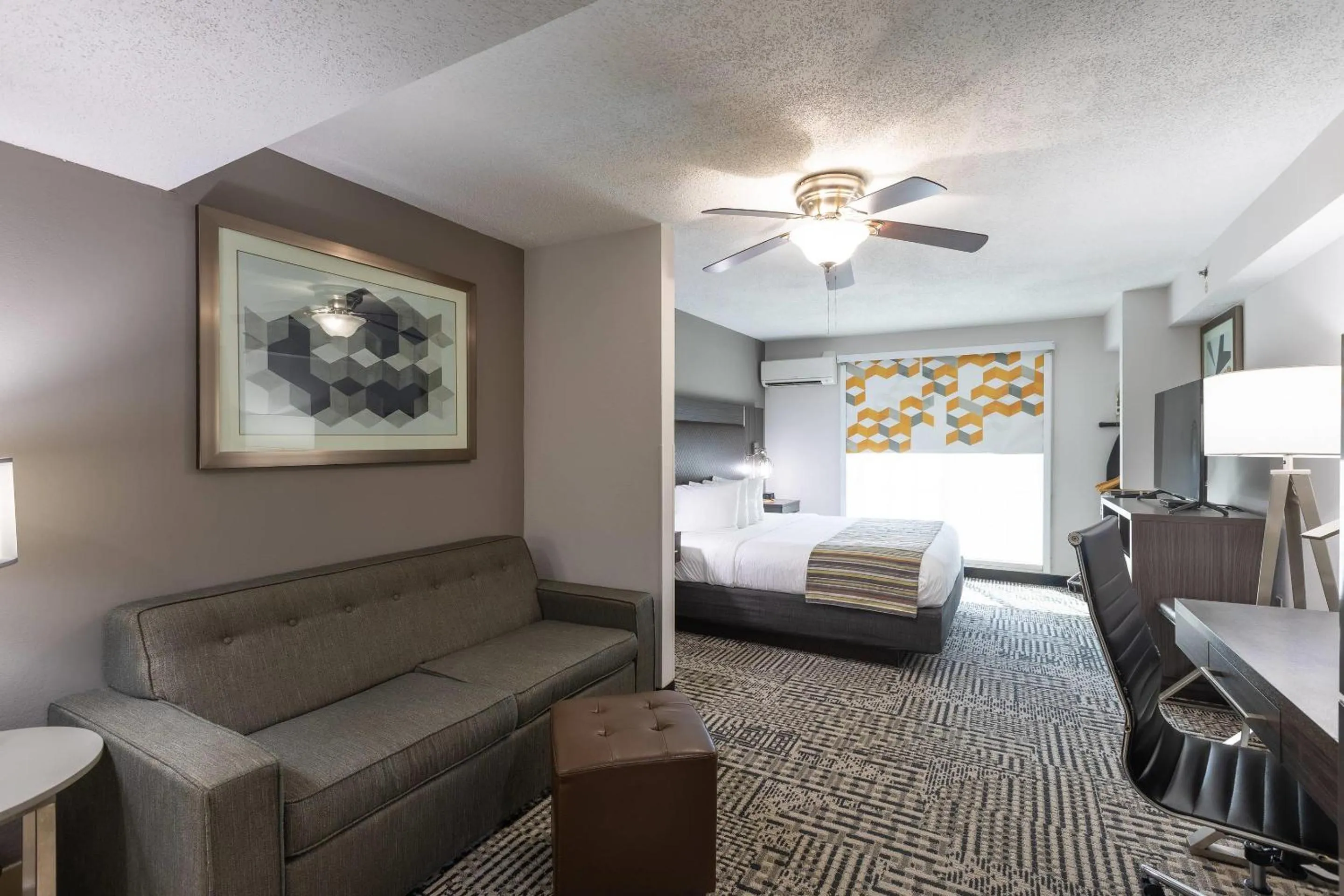 Bedroom, Bed in Country Inn & Suites by Radisson, Lake Norman Huntersville, NC