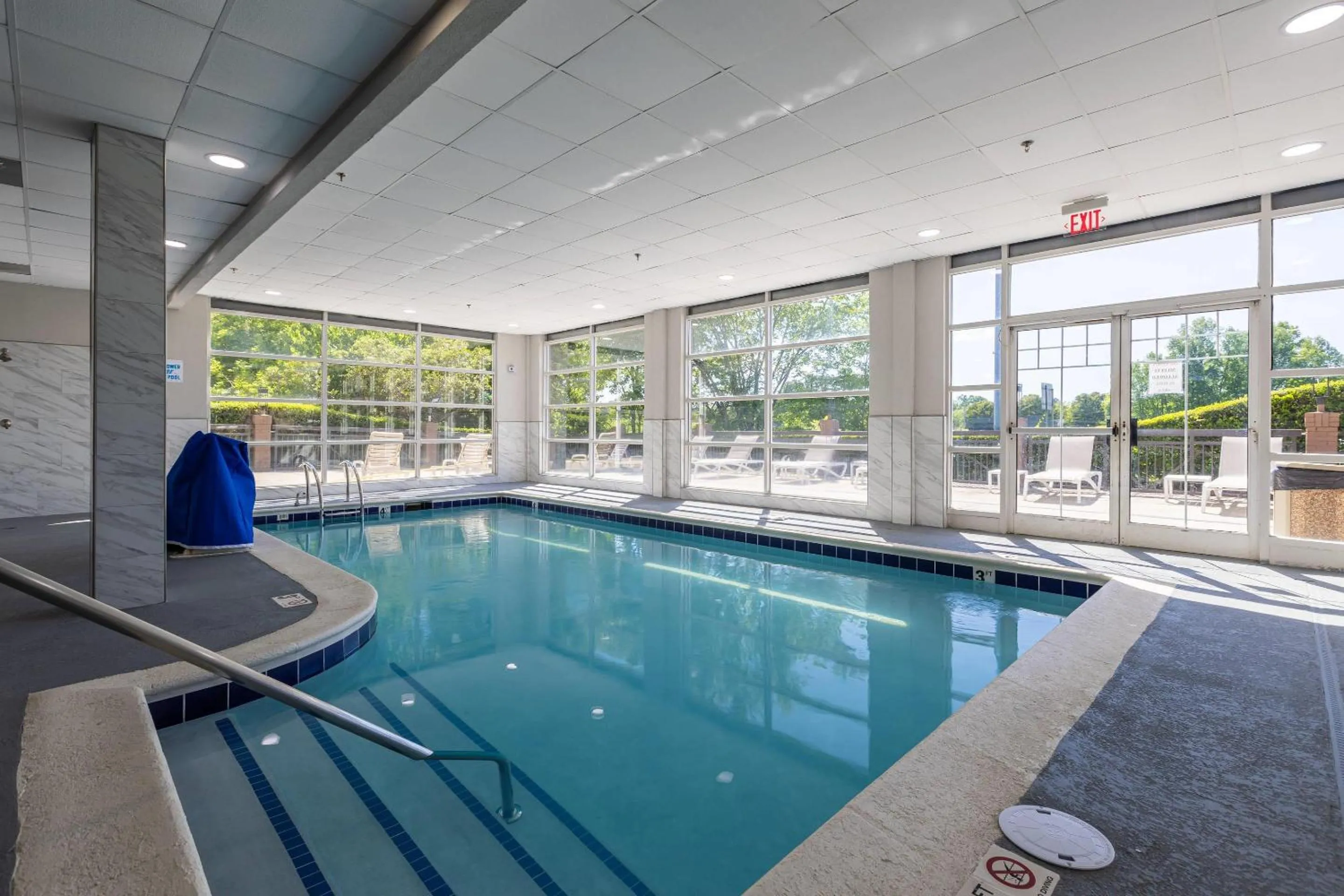 Swimming pool in Country Inn & Suites by Radisson, Lake Norman Huntersville, NC