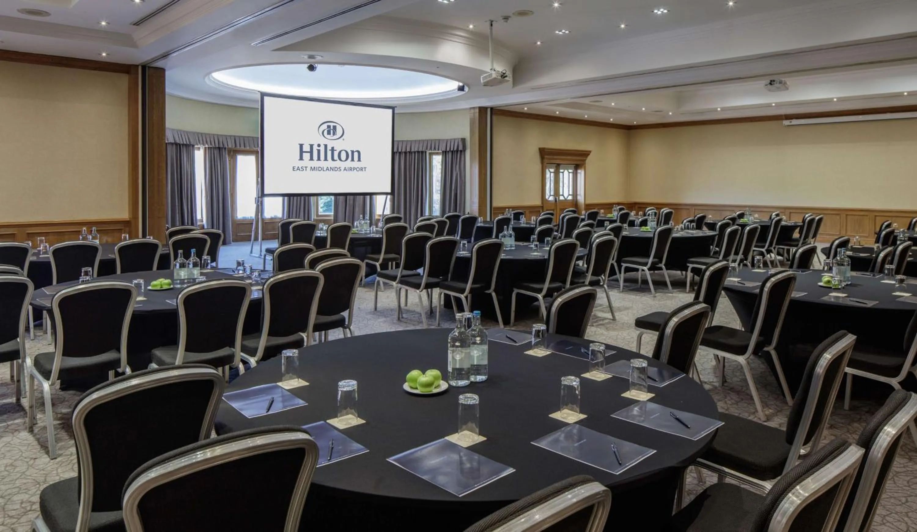 Meeting/conference room in Hilton East Midlands Airport