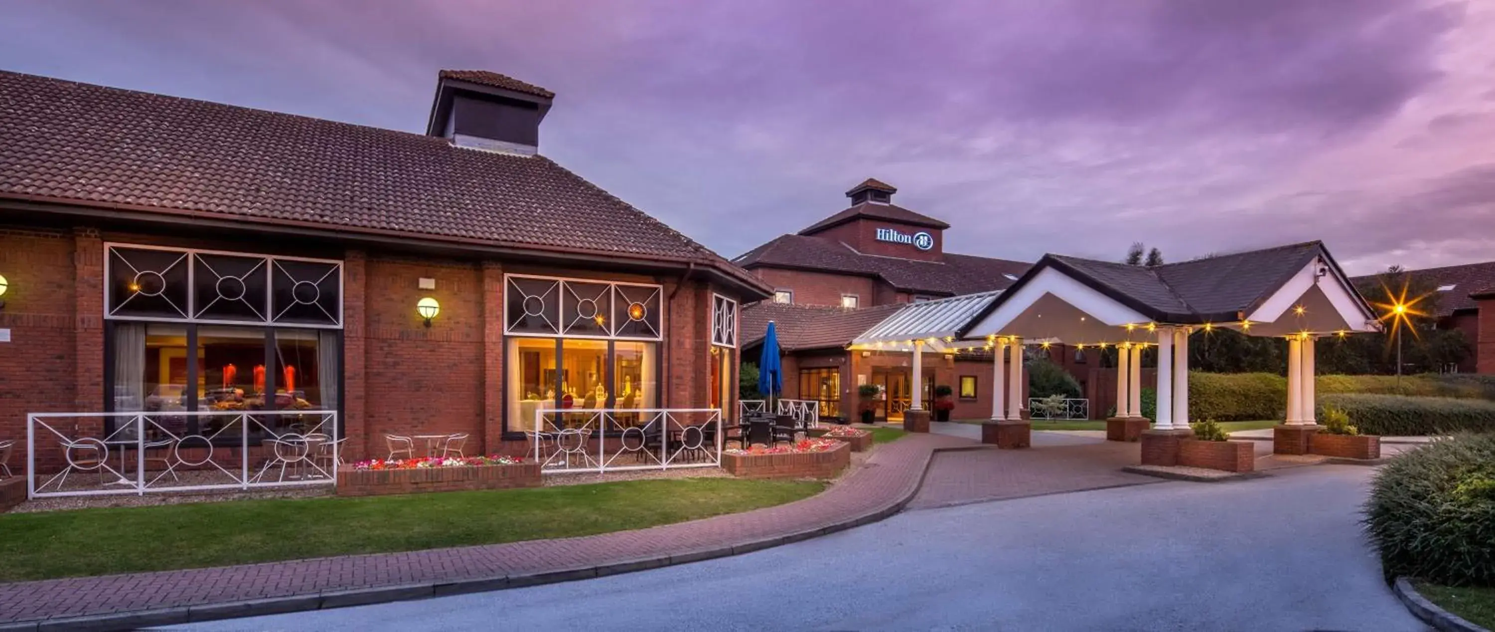 Property building in Hilton East Midlands Airport Property building in Hilton East Midlands Airport