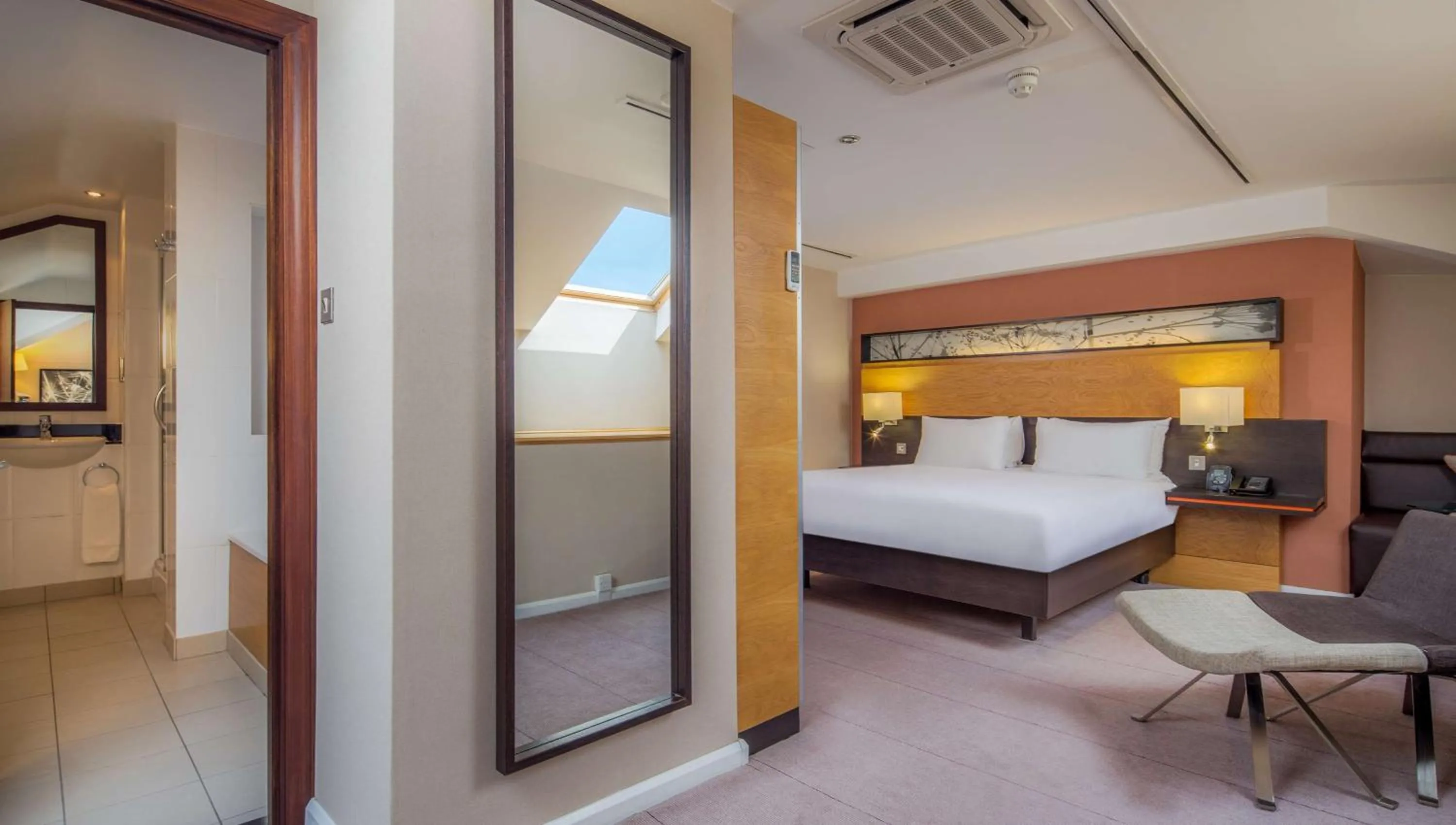 Bed in Hilton East Midlands Airport