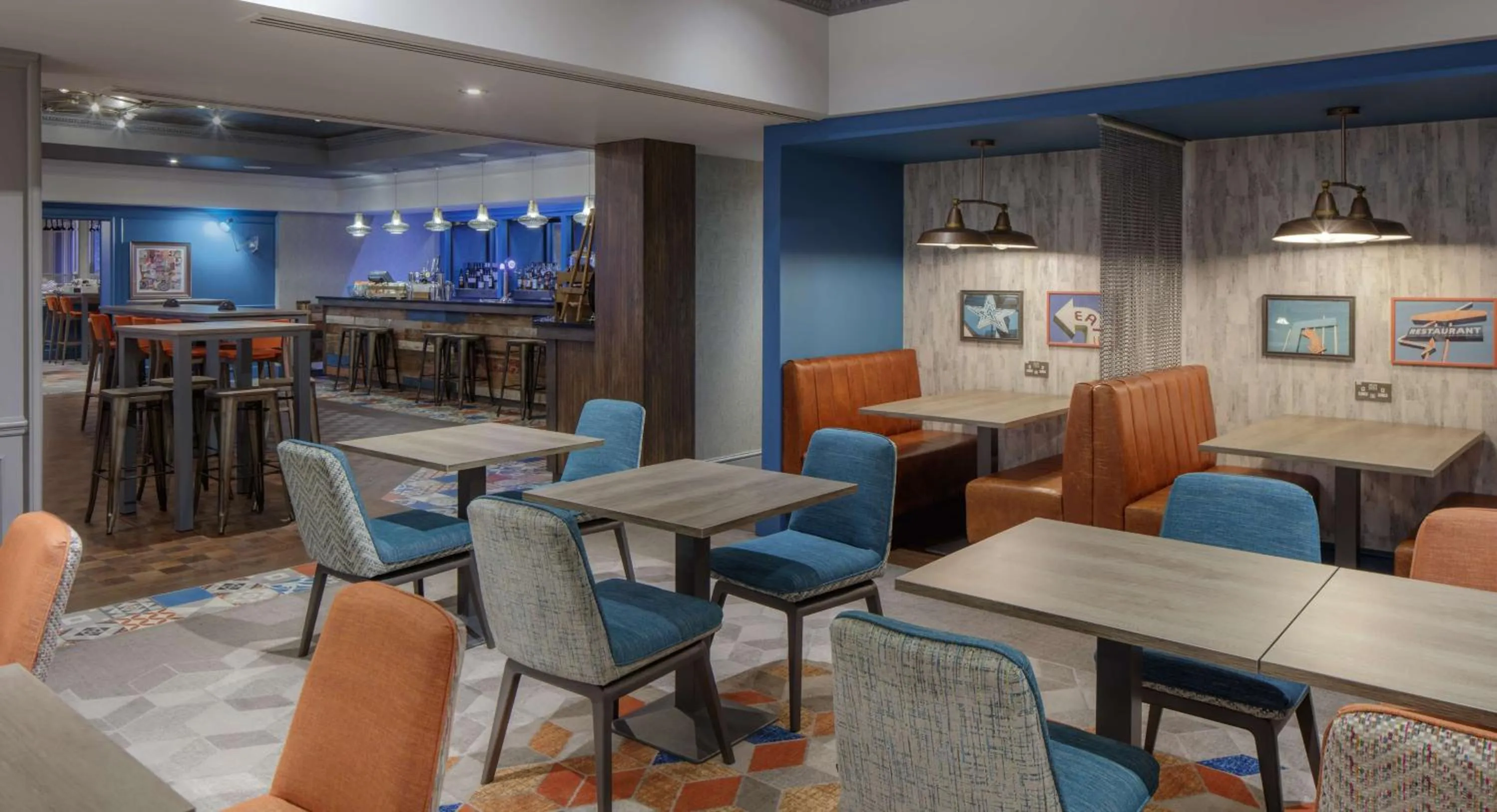 Restaurant/places to eat in Hilton East Midlands Airport