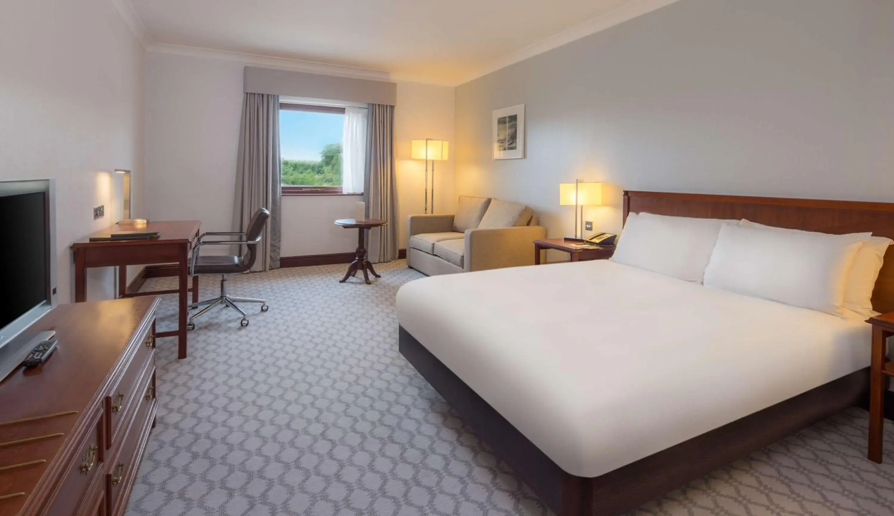 Bed in Hilton East Midlands Airport Bed in Hilton East Midlands Airport