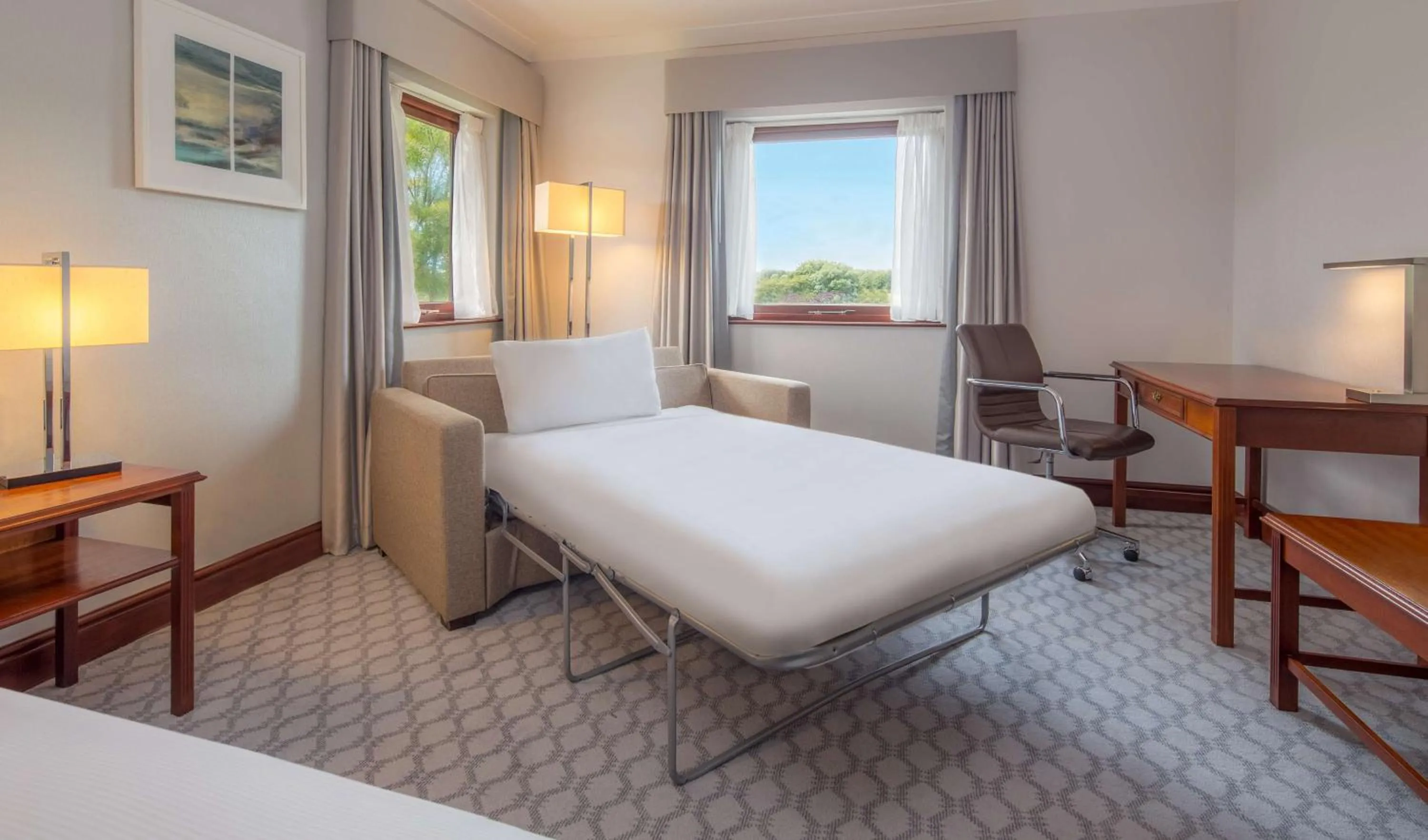 Bedroom, Bed in Hilton East Midlands Airport