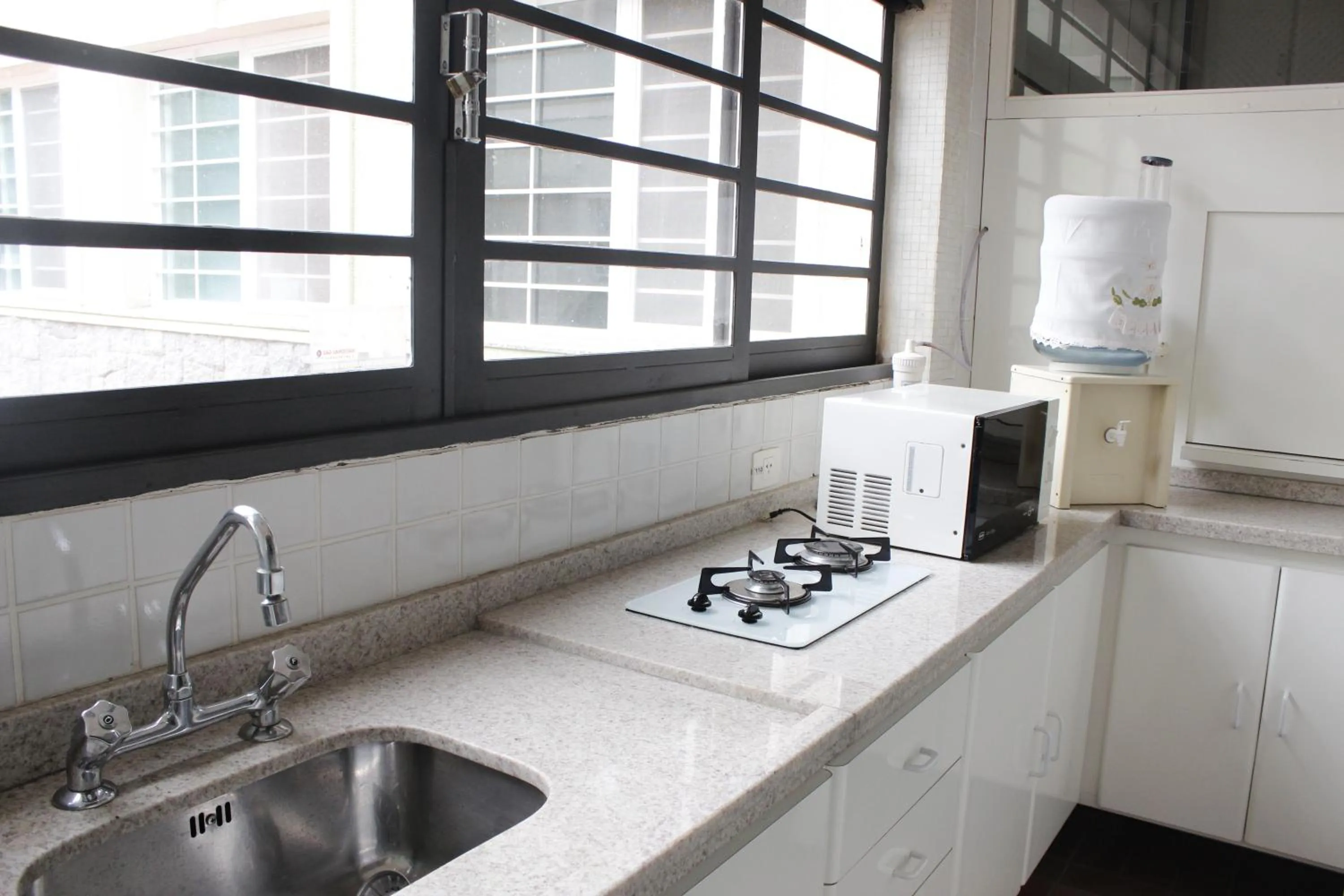 Communal kitchen in Hotel Casa São José