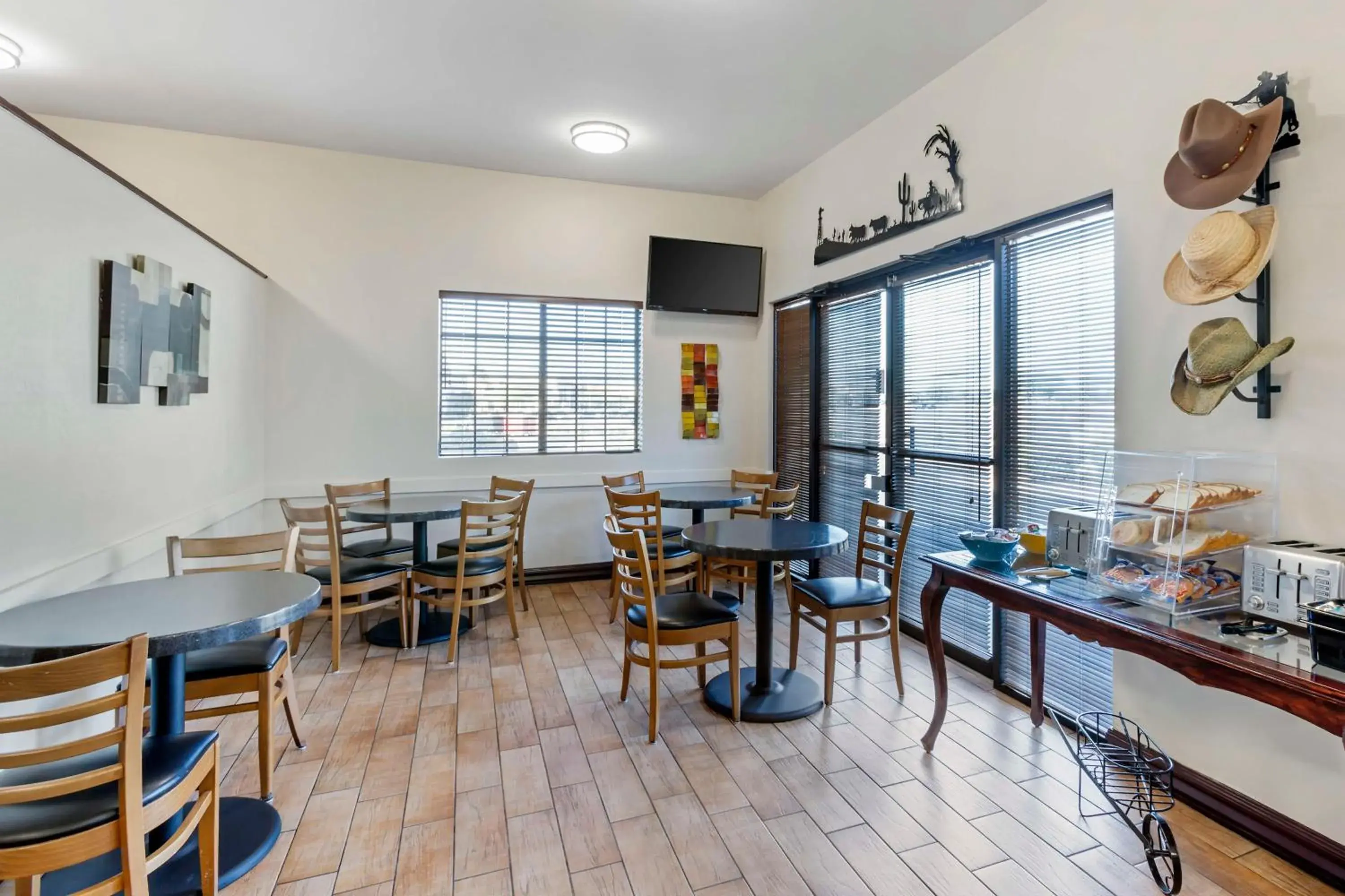 Breakfast in Best Western Superstition Springs Inn Breakfast in Best Western Superstition Springs Inn