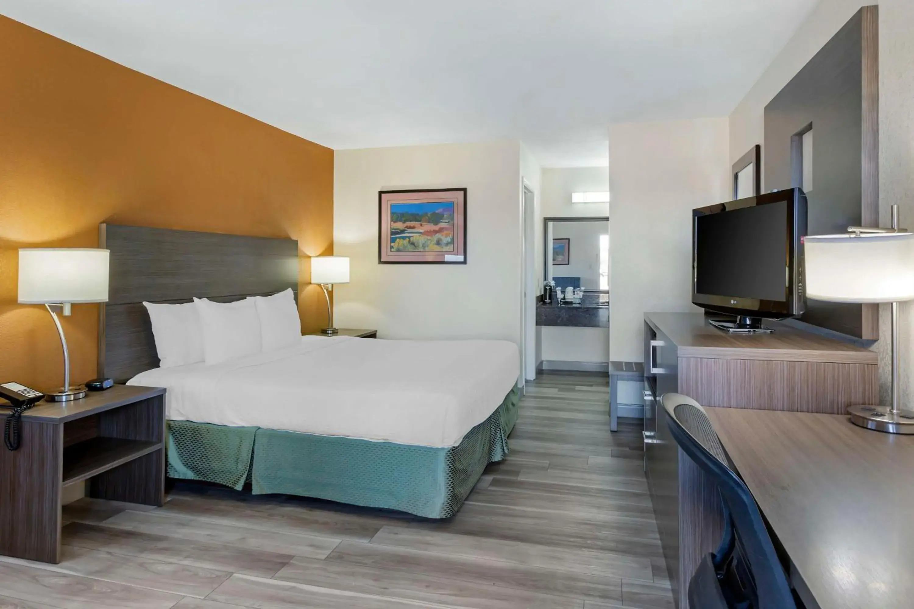 Bedroom, Bed in Best Western Superstition Springs Inn Bedroom, Bed in Best Western Superstition Springs Inn