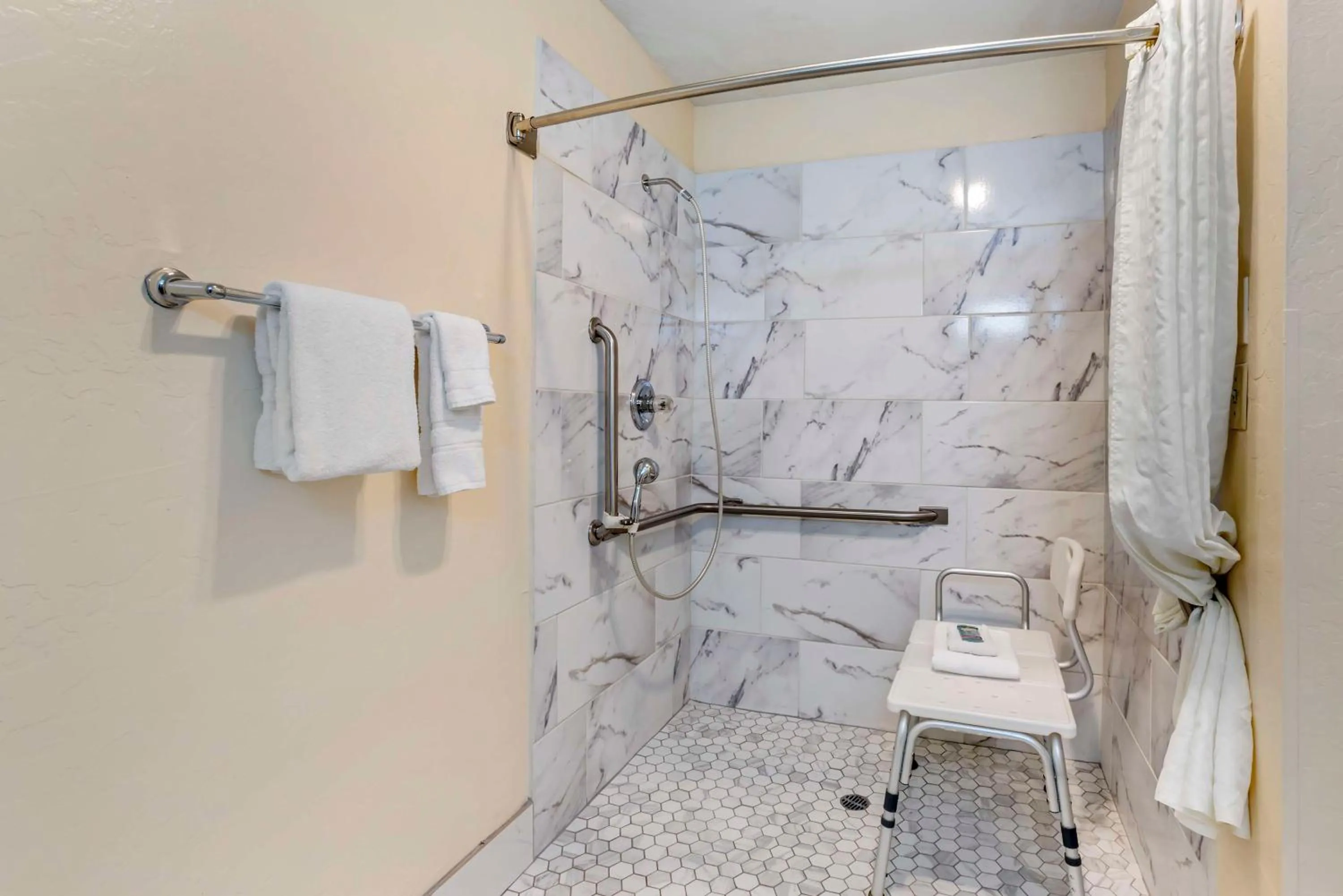 Bathroom in Best Western Superstition Springs Inn