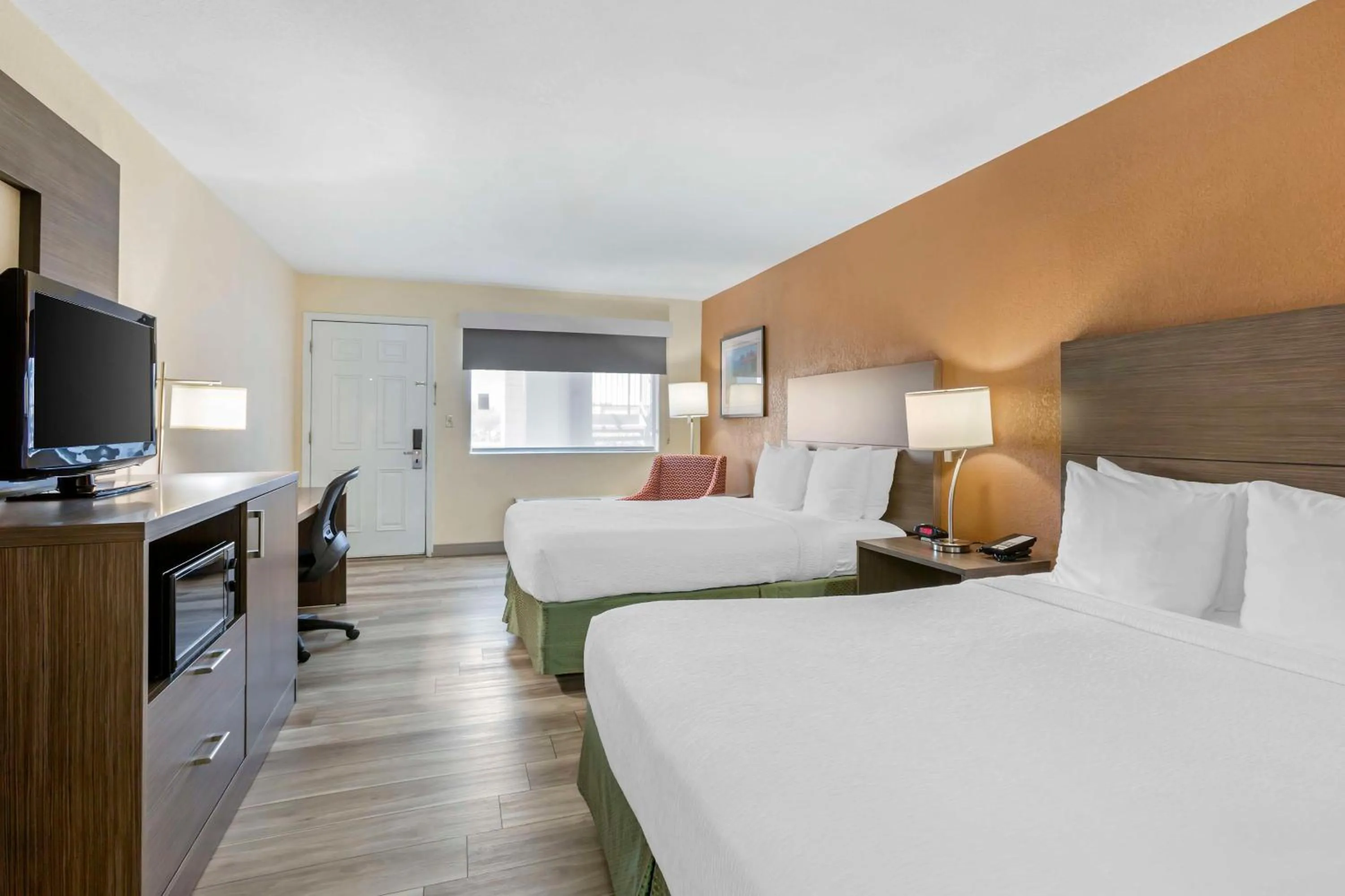 Bedroom, Bed in Best Western Superstition Springs Inn