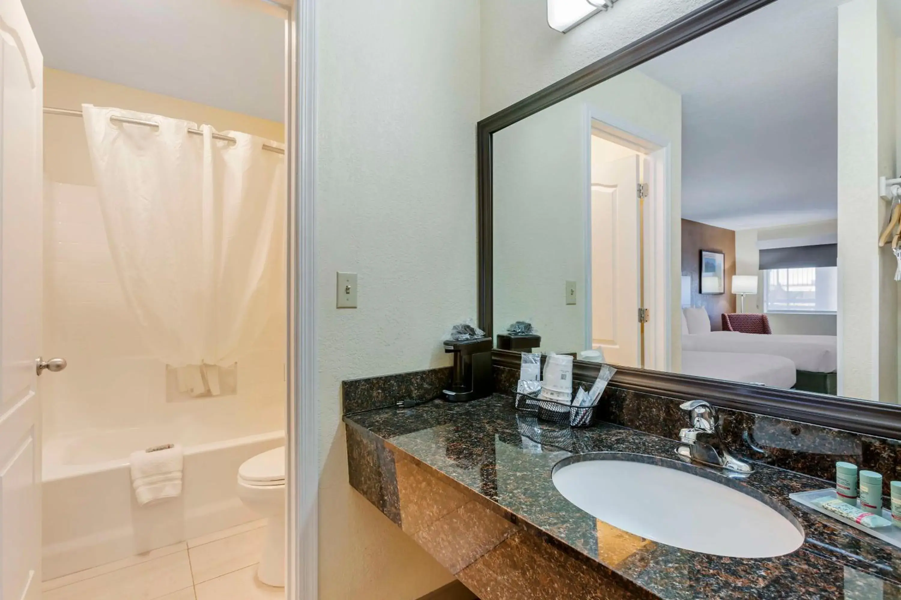 Queen Room with Two Queen Beds - Non-Smoking in Best Western Superstition Springs Inn Queen Room with Two Queen Beds - Non-Smoking in Best Western Superstition Springs Inn