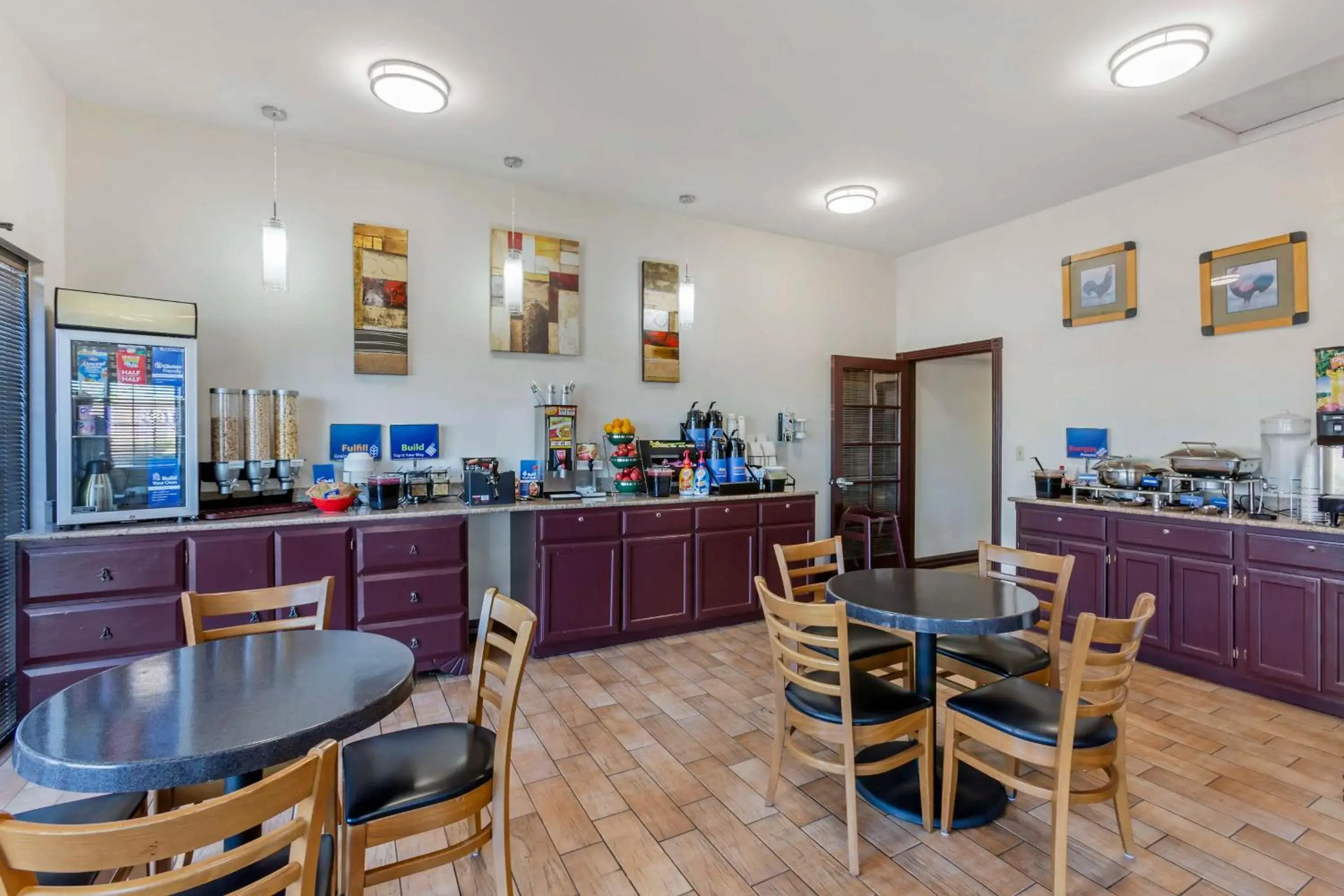 Breakfast in Best Western Superstition Springs Inn Breakfast in Best Western Superstition Springs Inn