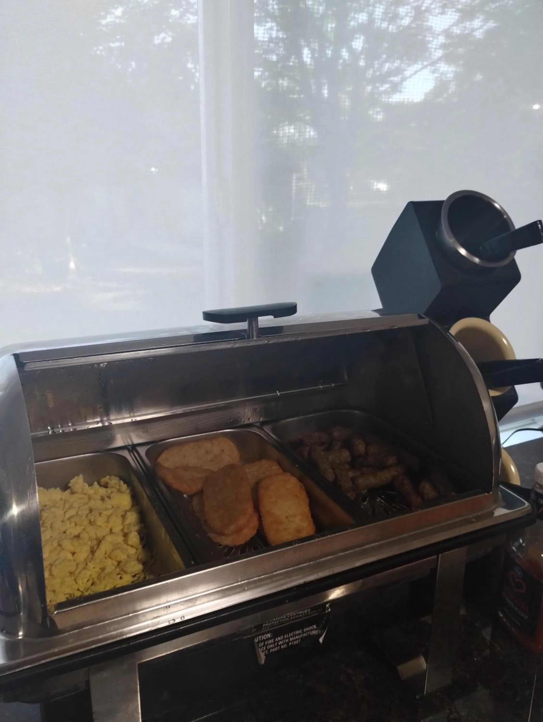 Buffet breakfast in Quality Inn & Suites Wilsonville