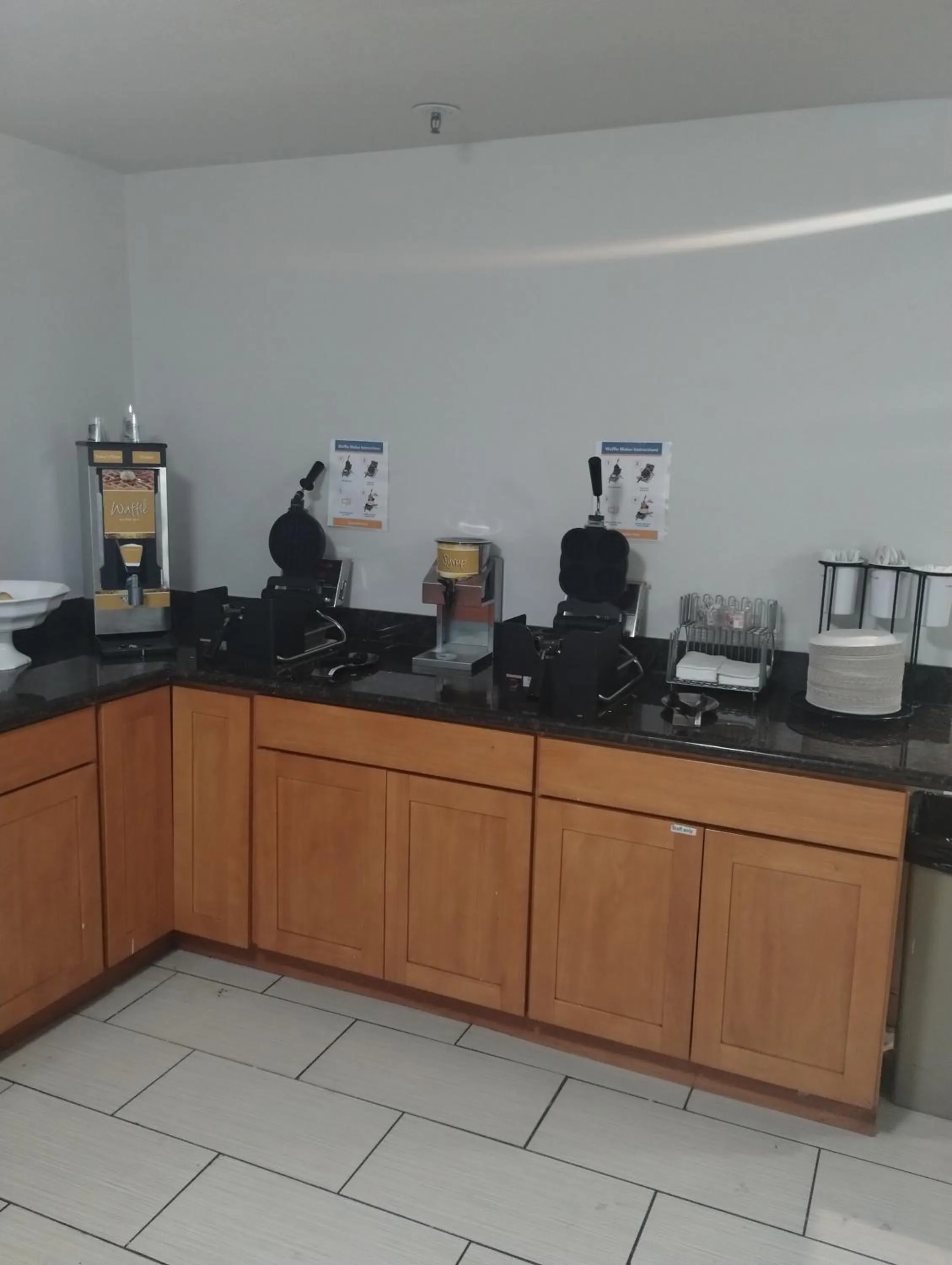 Breakfast in Quality Inn & Suites Wilsonville