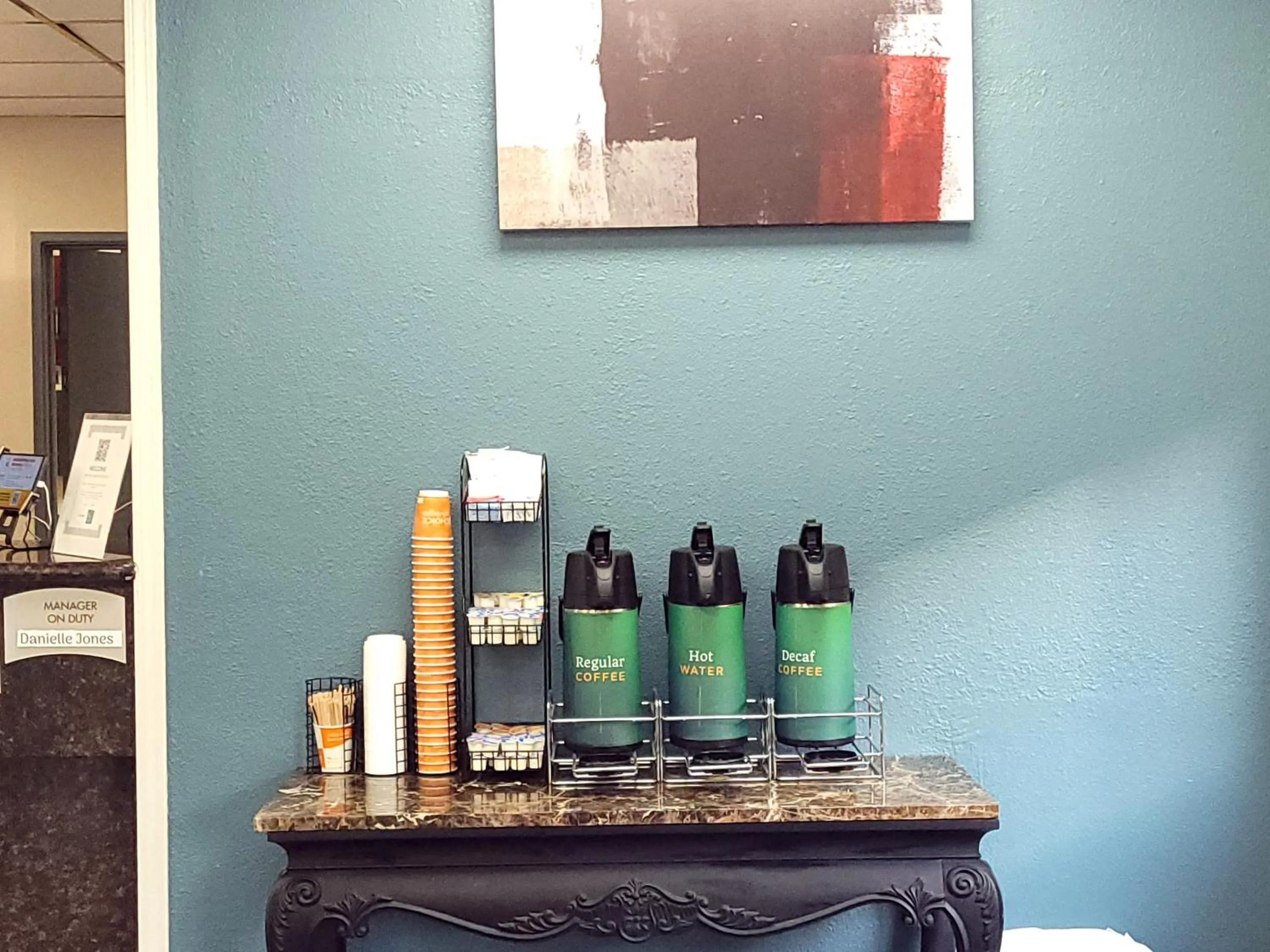 Coffee/tea facilities in Quality Inn & Suites Wilsonville