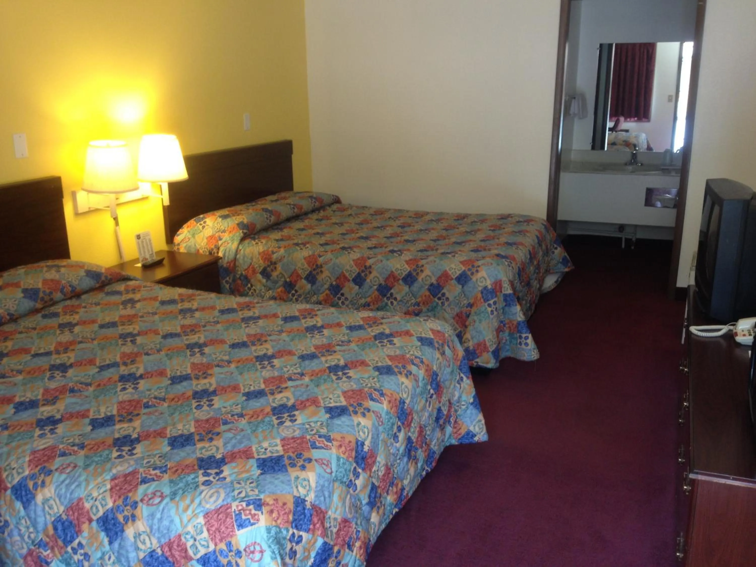 Bed in Guest Inn Lebanon (Ohio)