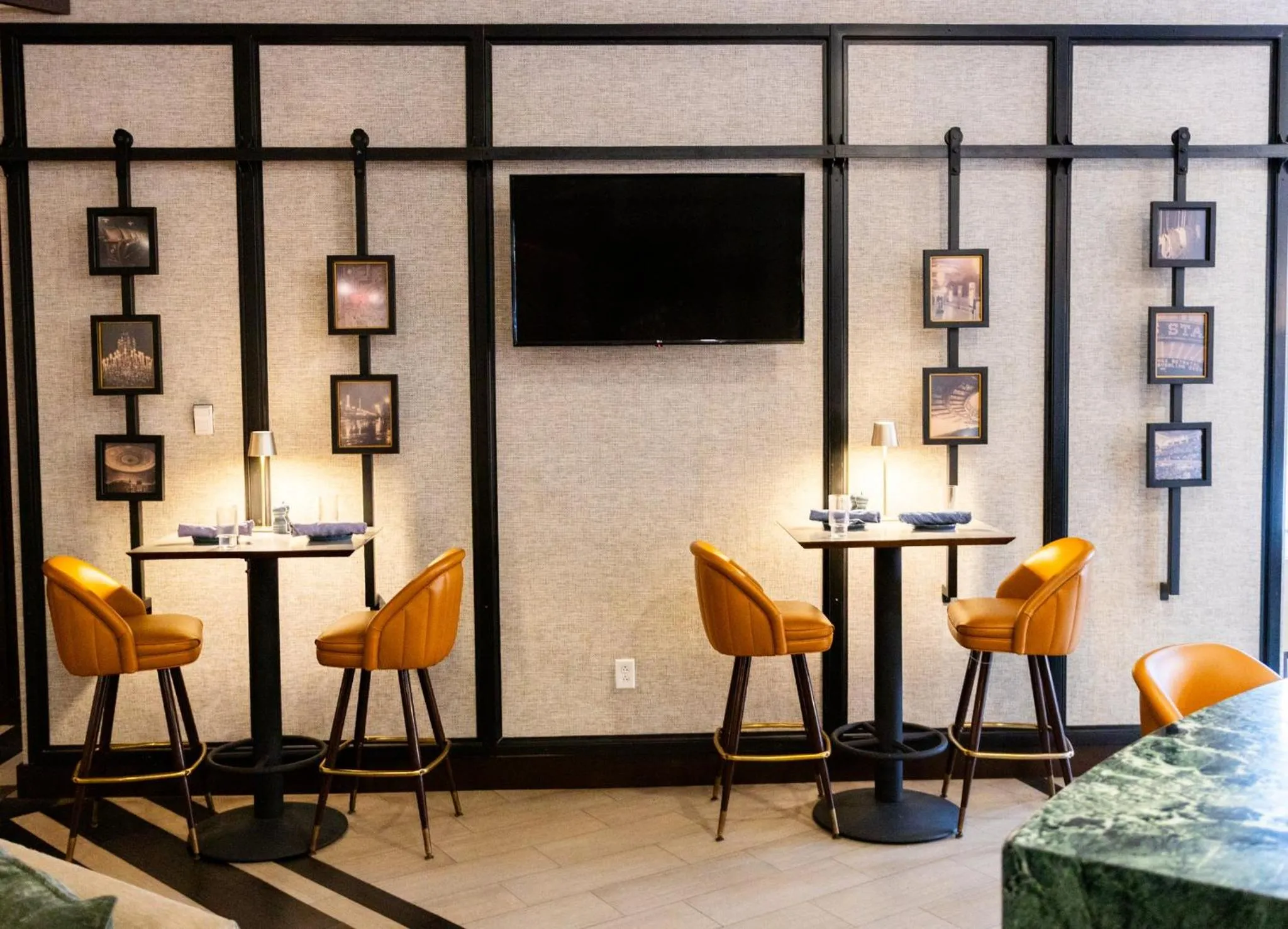 Restaurant/places to eat in Crowne Plaza Cleveland at Playhouse Square by IHG