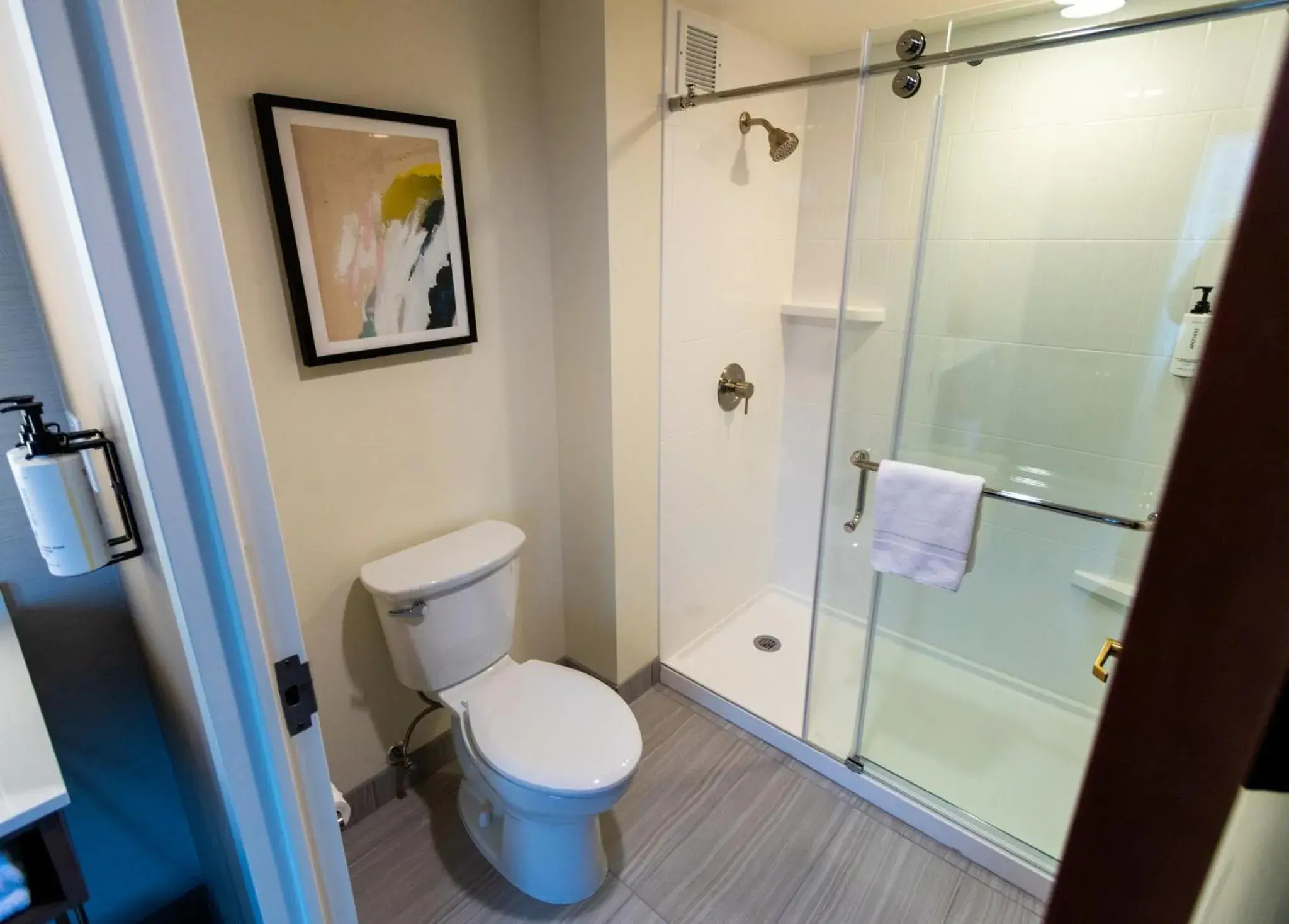 Photo of the whole room in Crowne Plaza Cleveland at Playhouse Square by IHG Photo of the whole room in Crowne Plaza Cleveland at Playhouse Square by IHG