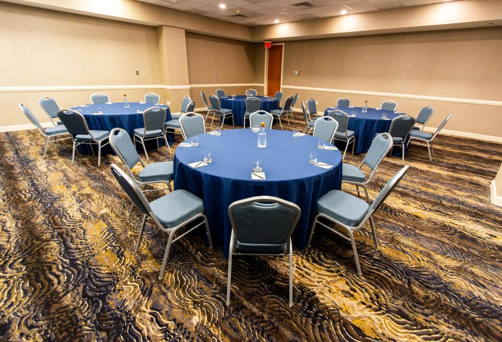 Meeting/conference room in Crowne Plaza Cleveland at Playhouse Square by IHG